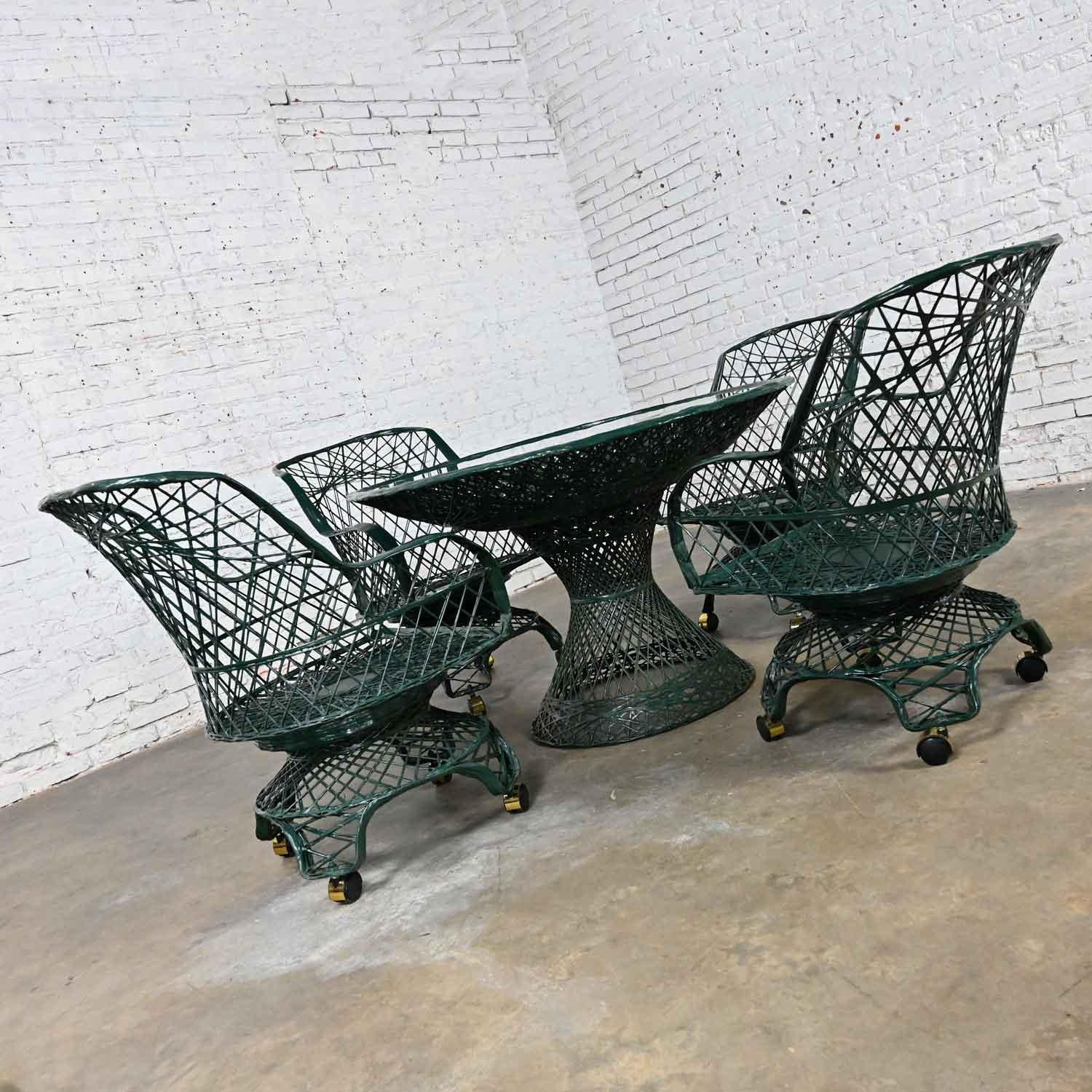 MCM Spun Fiberglass Forest Green Outdoor Dining Table & 4 Armchairs on Casters For Sale 4