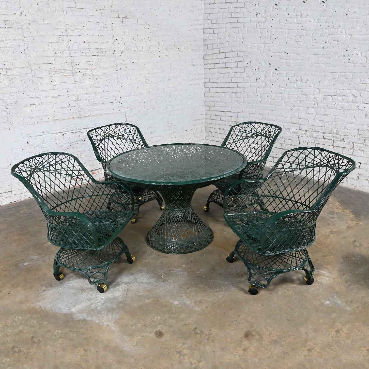 MCM Spun Fiberglass Forest Green Outdoor Dining Table & 4 Armchairs on Casters in vendita 11