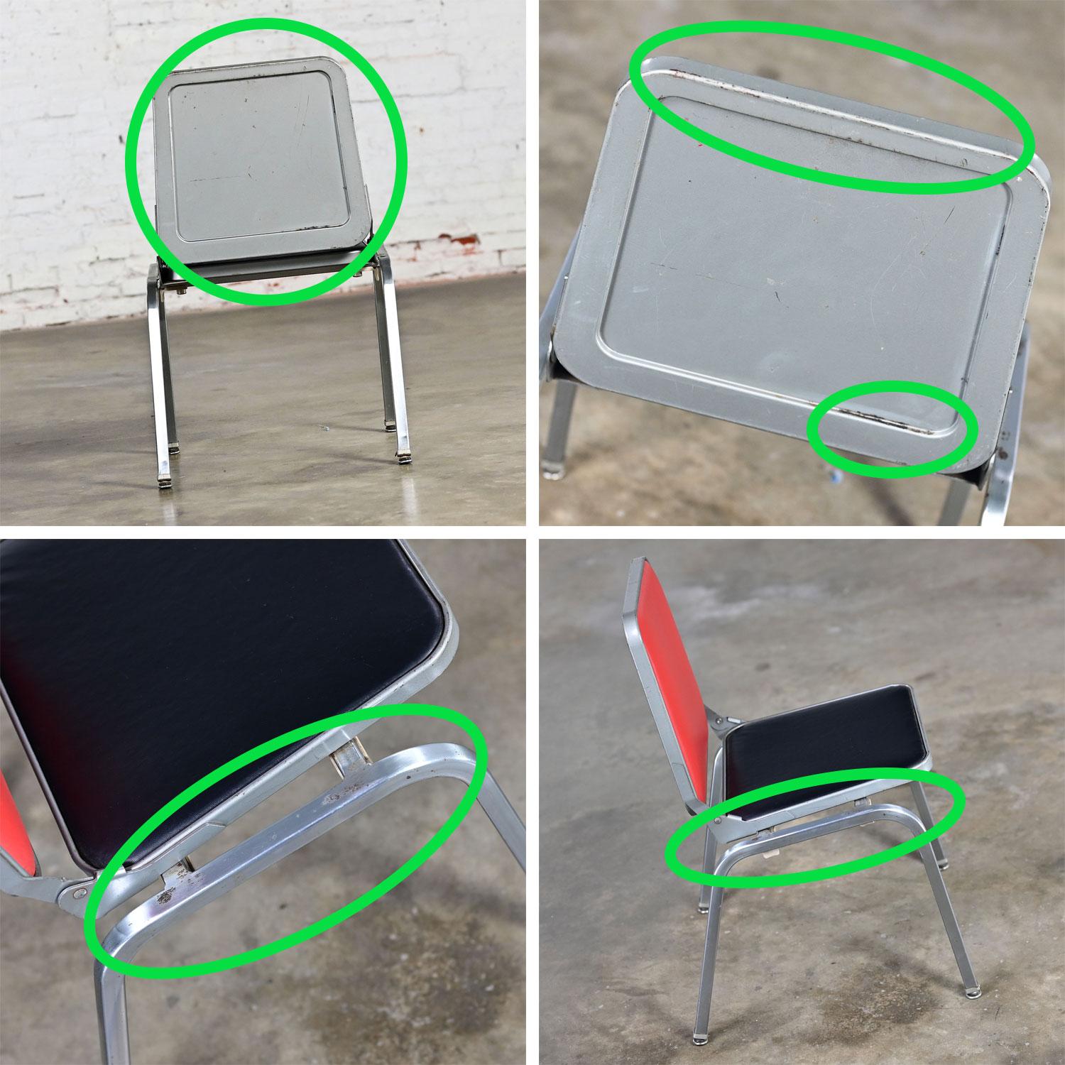 Table d'appoint pour chaise pliante de MCM Stackables par Krueger Structure en acier Vinyle rouge et noir en vente 9