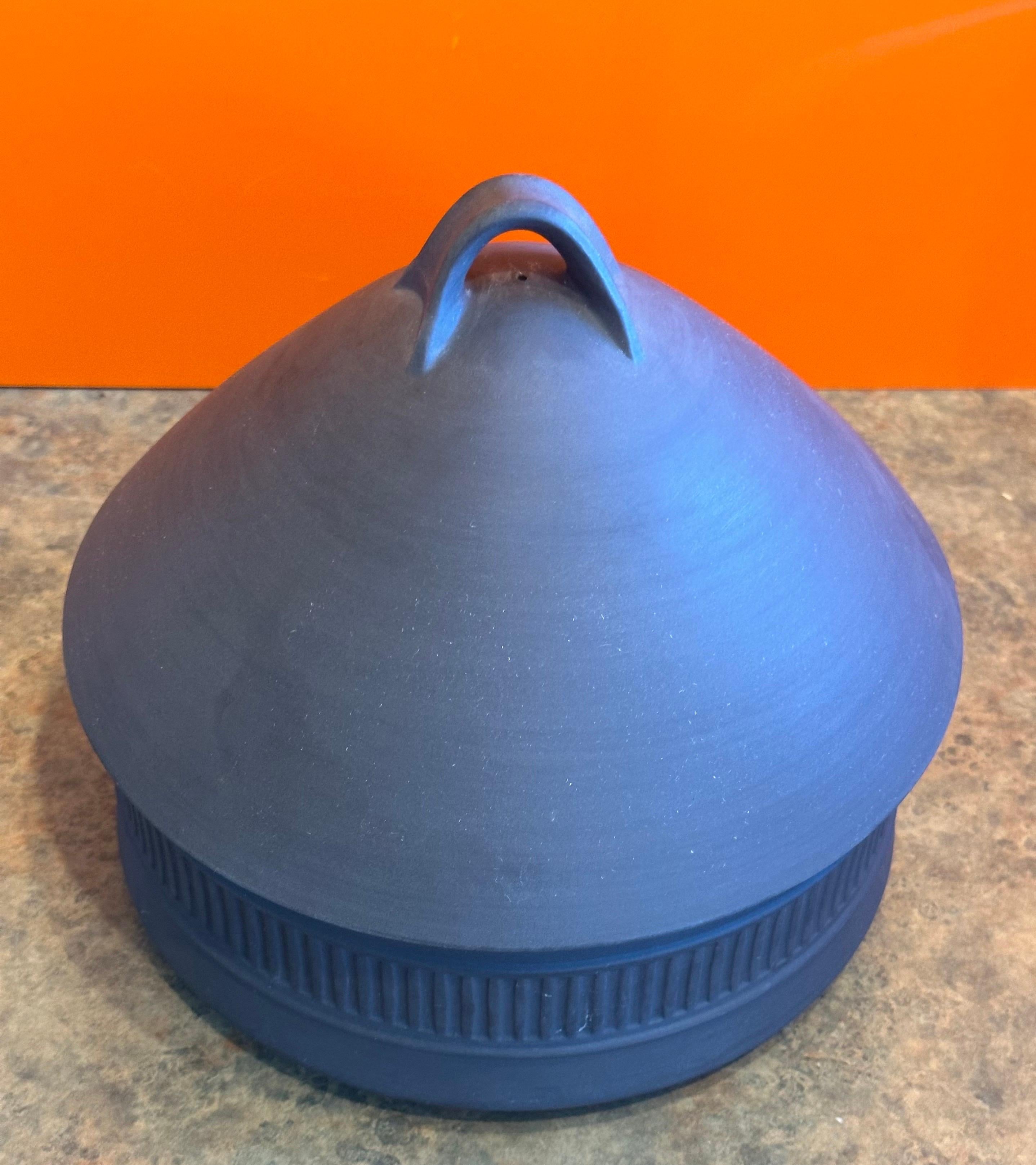Scandinave moderne Casserole couverte de grès MCM de Jens Quistgaard pour Dansk en vente