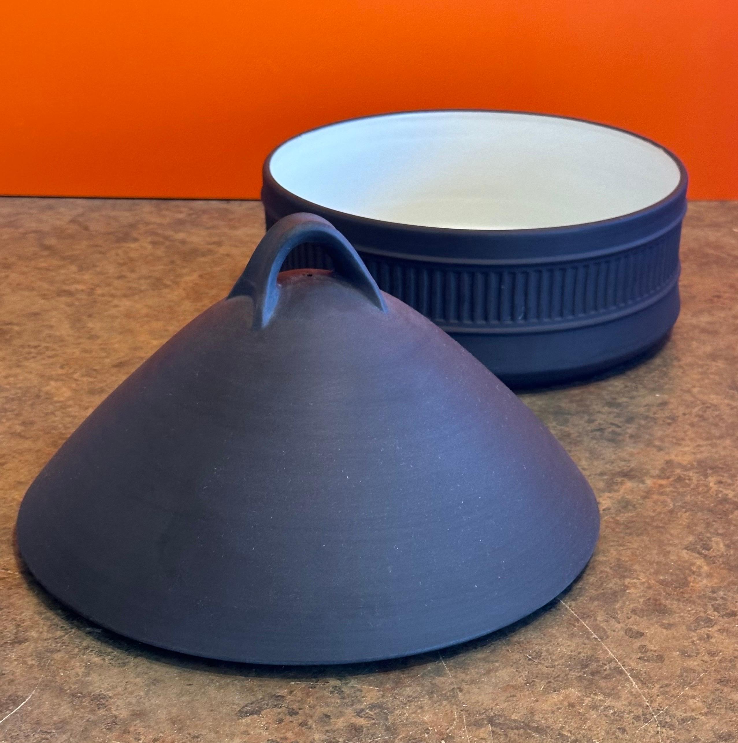 Casserole couverte de grès MCM de Jens Quistgaard pour Dansk Bon état - En vente à San Diego, CA