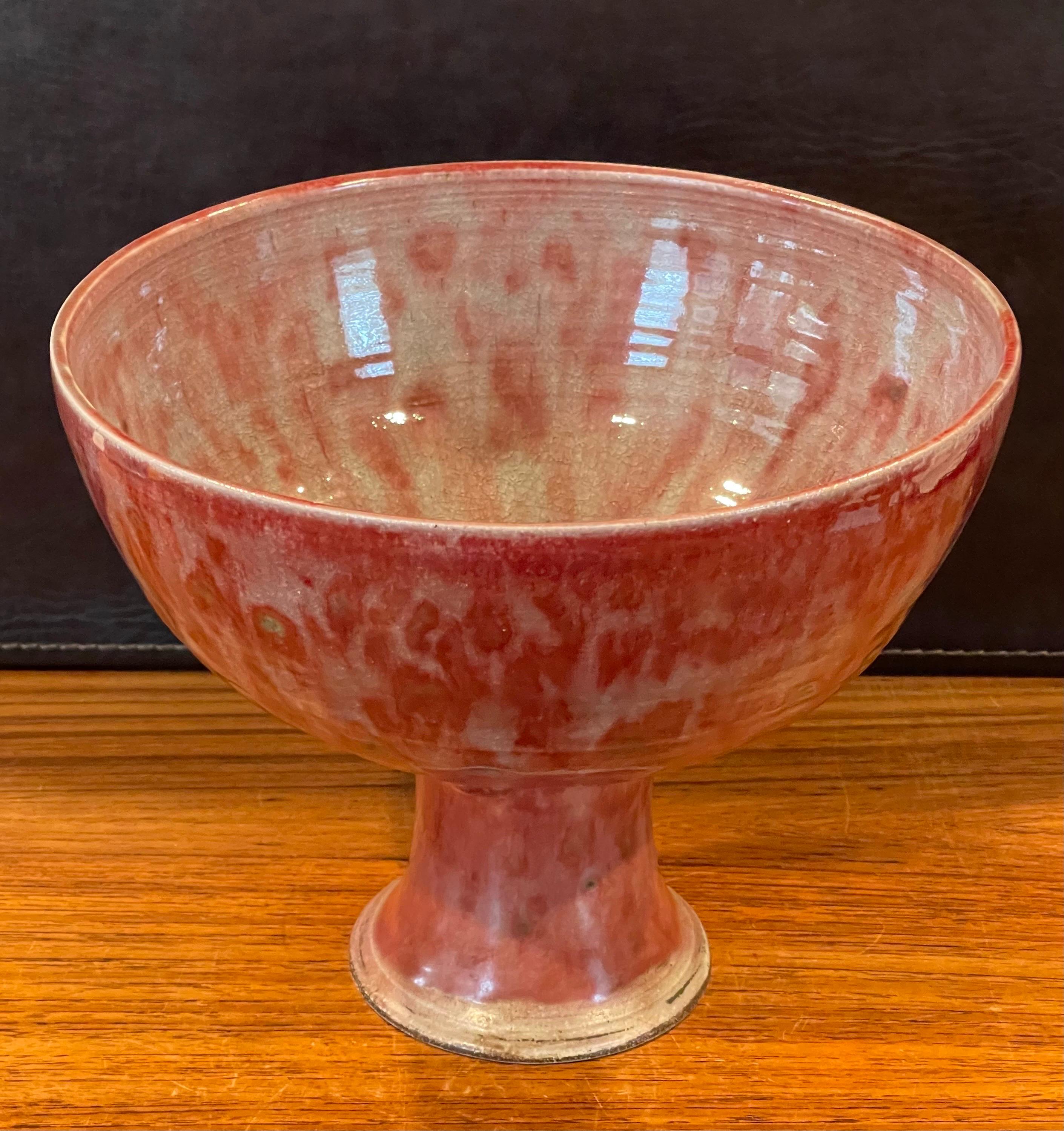 MCM Stoneware Studio Pottery Bowl on Pedestal by Amy Donaldson In Good Condition For Sale In San Diego, CA