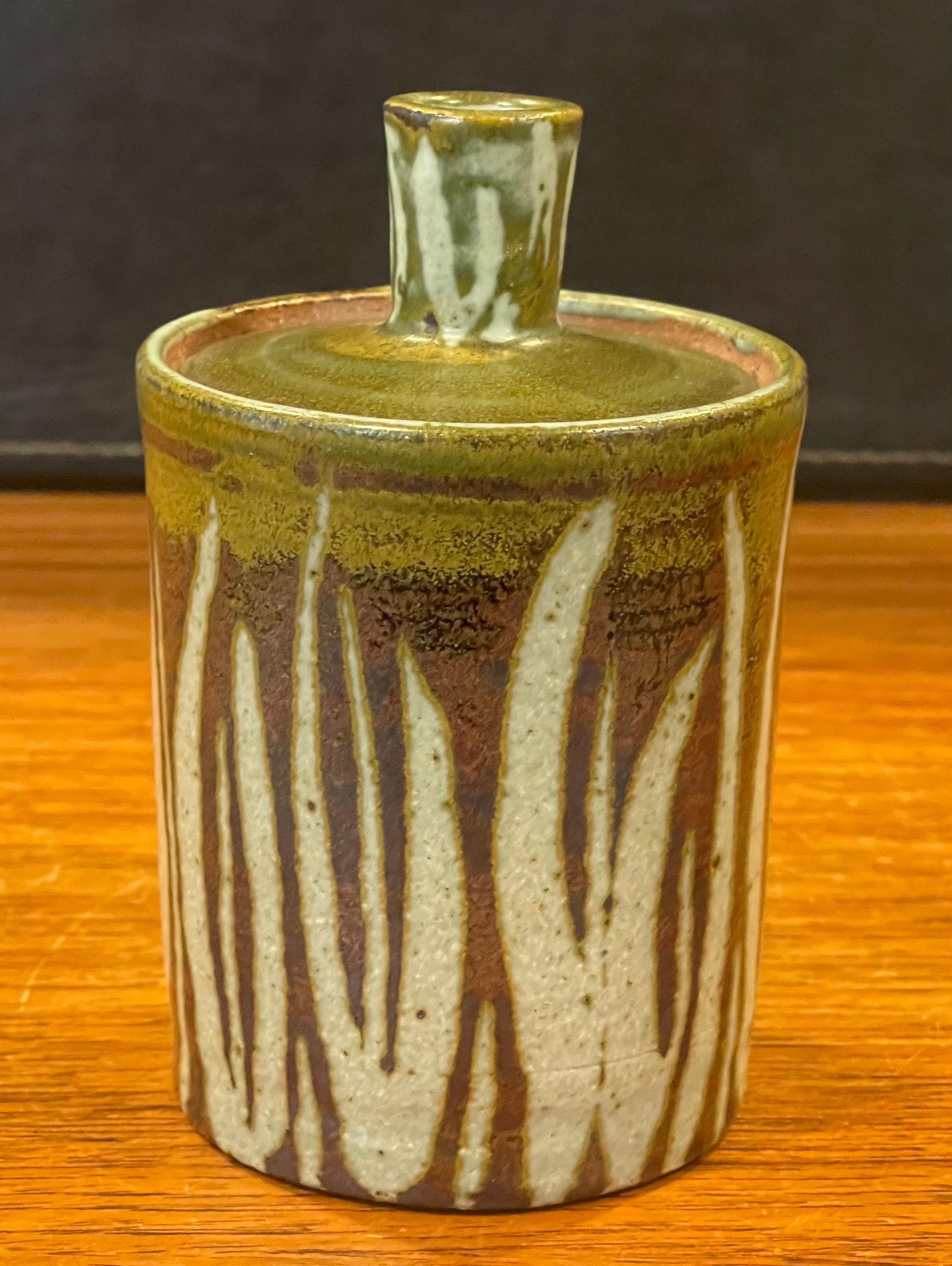 Mid-Century Modern MCM Stoneware Studio Pottery Lidded Jar by Amy Donaldson For Sale