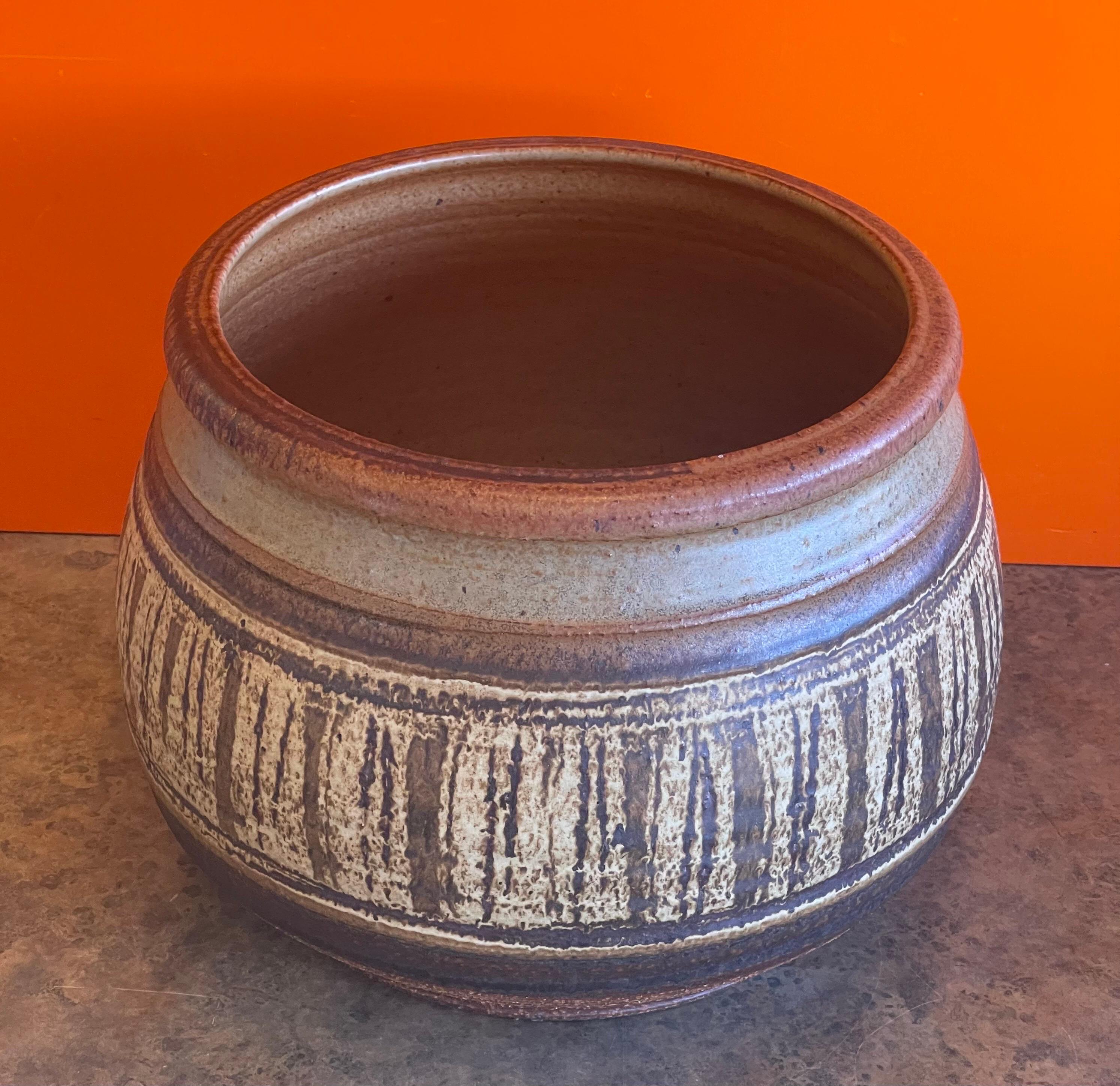 mcm pottery