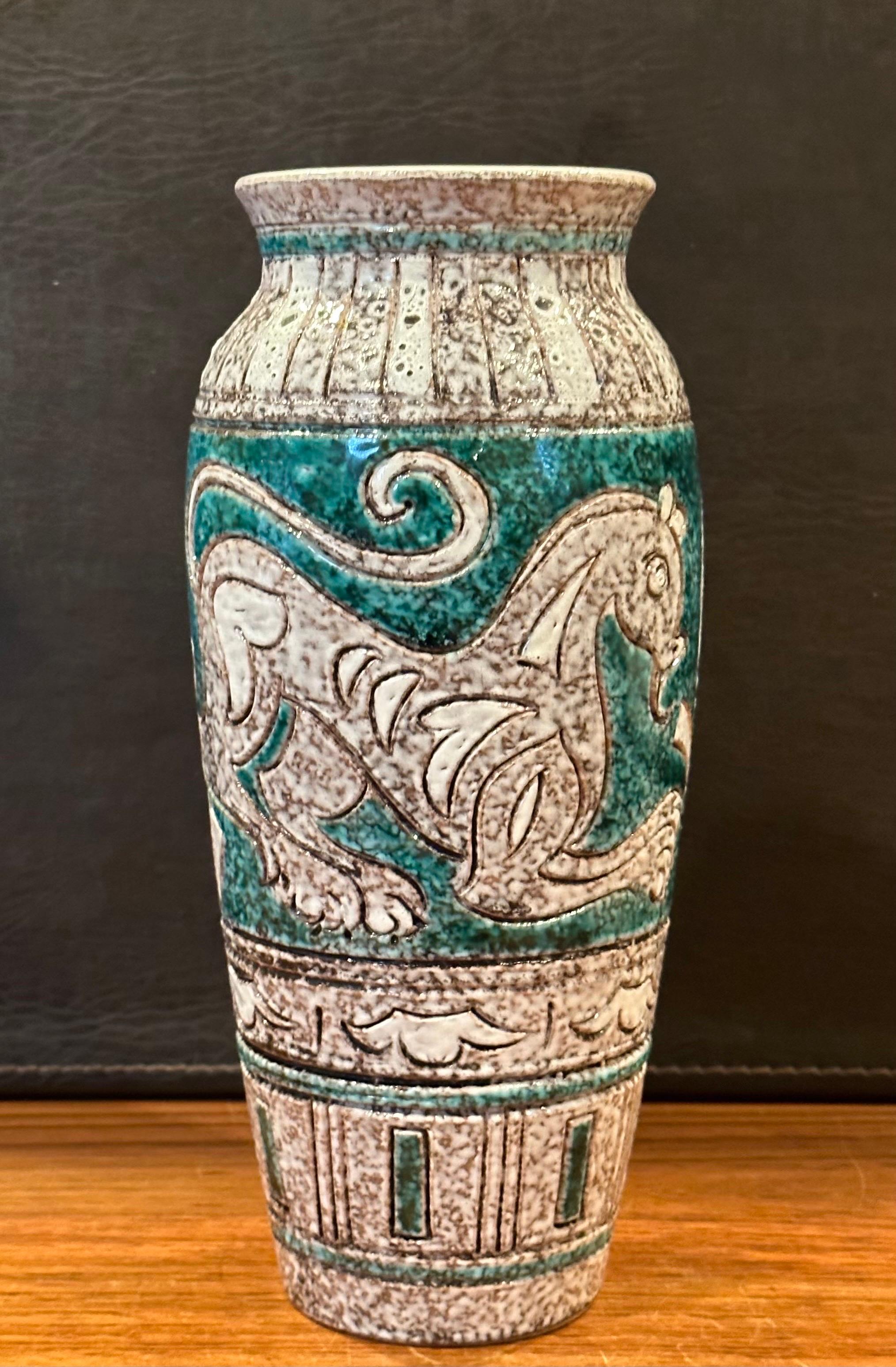 Beautiful MCM stoneware vase by Fratelli Fanciullacci, circa 1960s. The hand thrown vase is in great vintage condition with no chips or cracks and measures 5