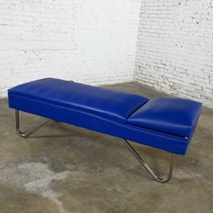 Chaise longue MCM Streamline Modern Industry Vinilo Azul Real y Cromo Ajustable