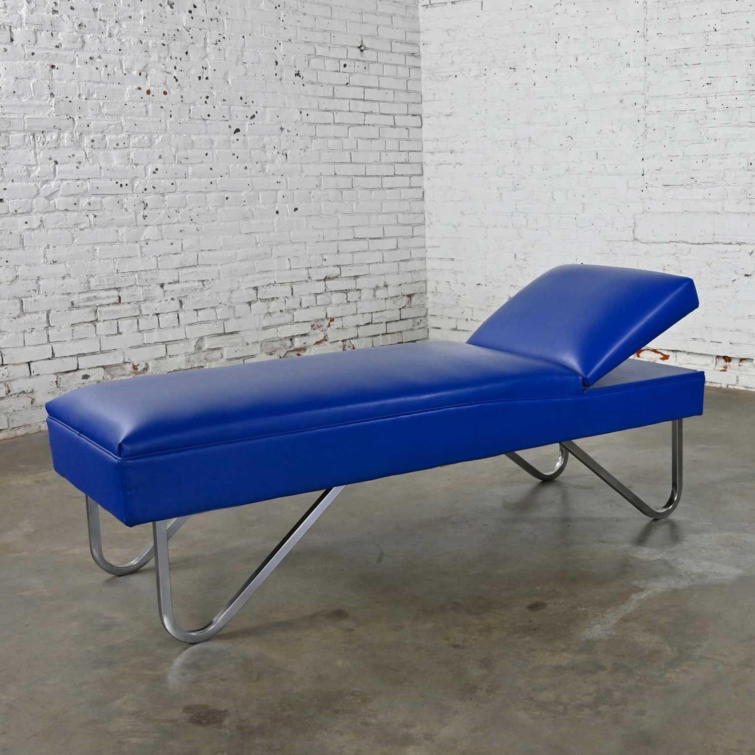 MCM Streamline Modern Industrial Royal Blue Vinyl & Chrome Adjustable Chaise In Good Condition For Sale In Topeka, KS