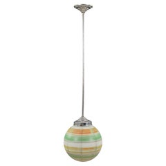 MCM Globe Lighting in acciaio nichelato con vetro a strisce, luce a sospensione da 34,5 pollici. Goccia