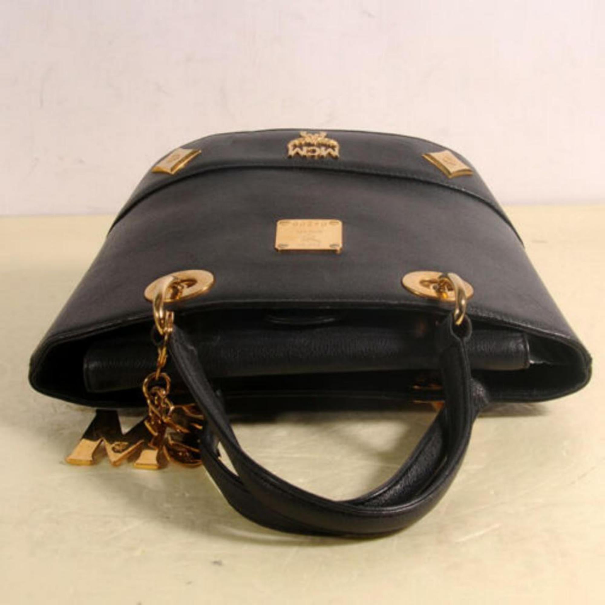 
VERY GOOD VINTAGE CONDITION
(7.5/10 or B+)
Includes Dust Bag and Bag Charm
This item does not come with any extra accessories.
Please review photos for more details.
Color appearance may vary depending on your monitor settings.
SKU : 869880 