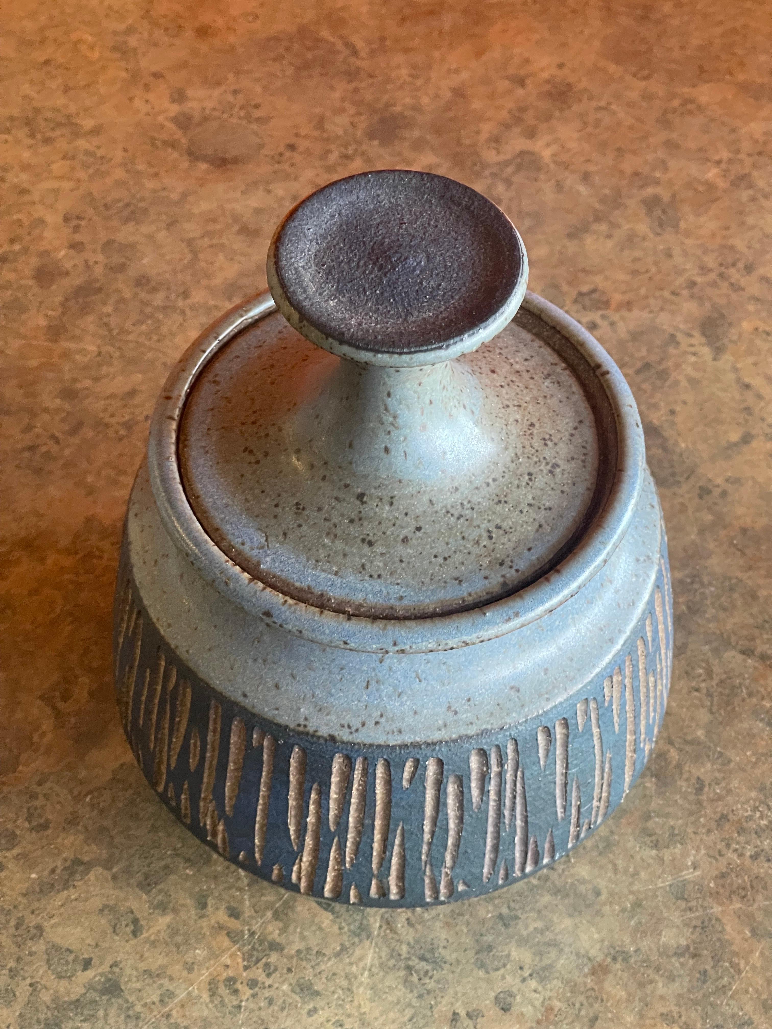MCM Studio Pottery Lidded Stoneware Vessel by Joel Edwards In Good Condition In San Diego, CA