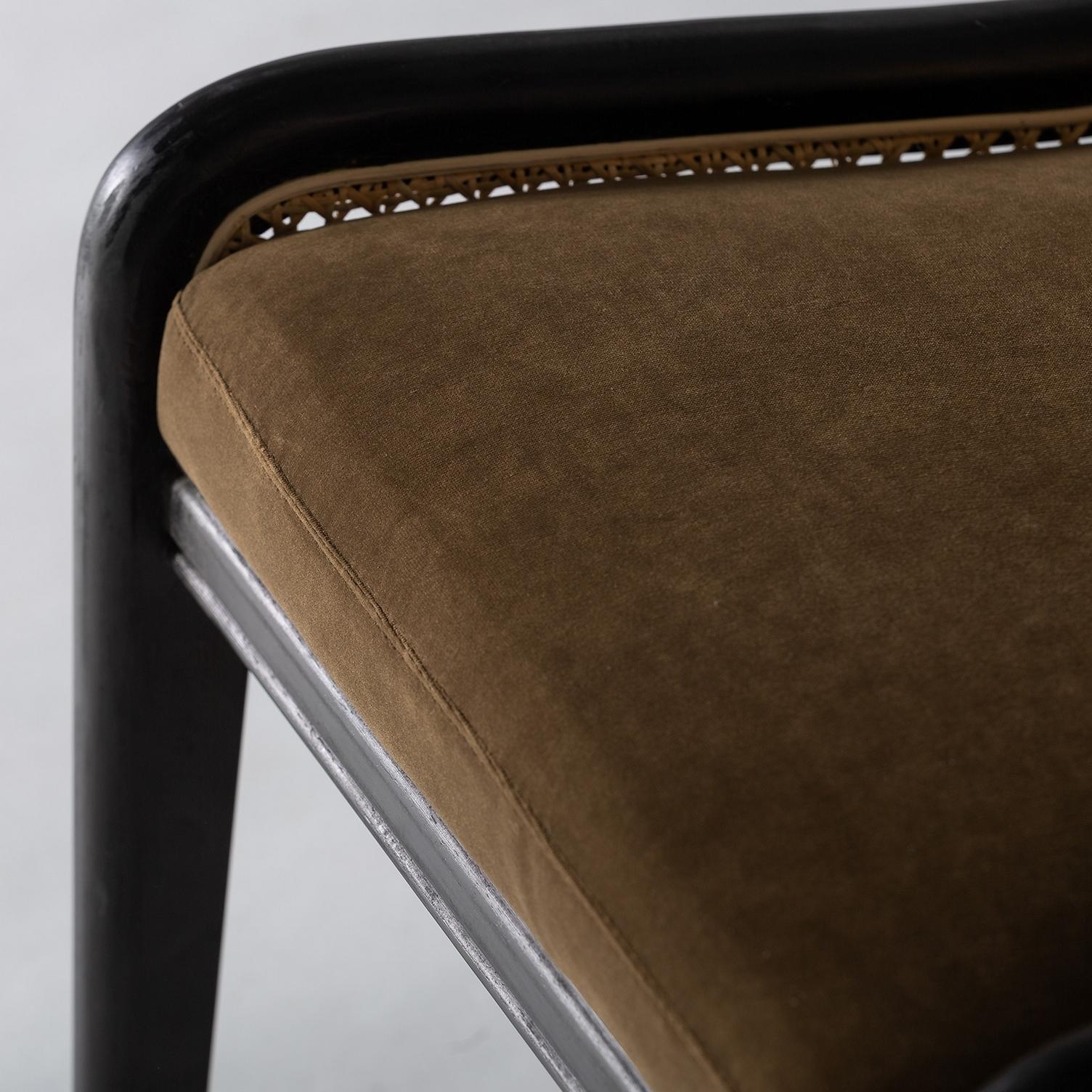 Chaise en bois laqué noir avec dossier en canne et velours de style MCM Neuf - En vente à Tourcoing, FR