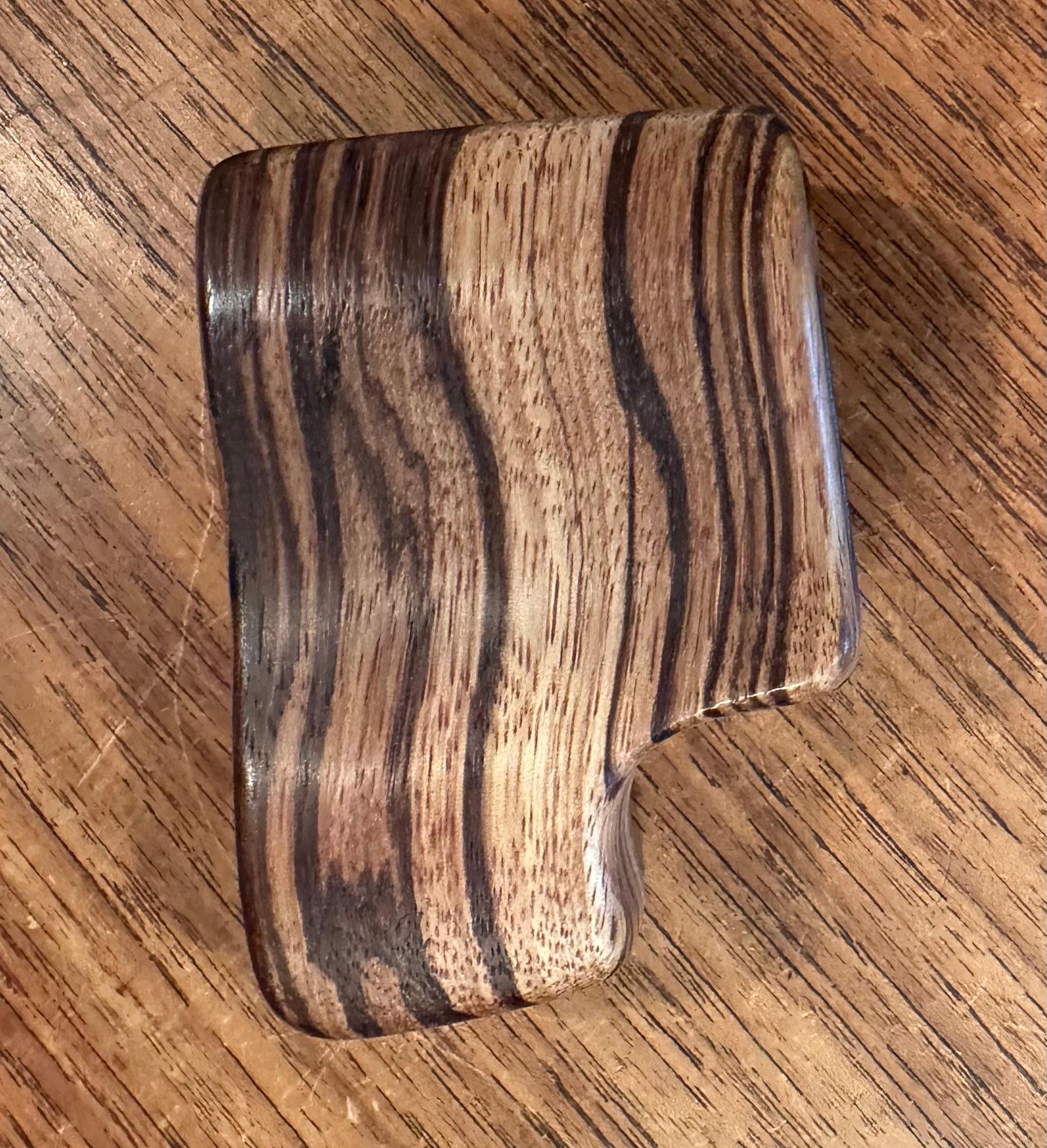 Scatola con coperchio in Wood e Noce firmata MCM Stylized Zebra in vendita 3