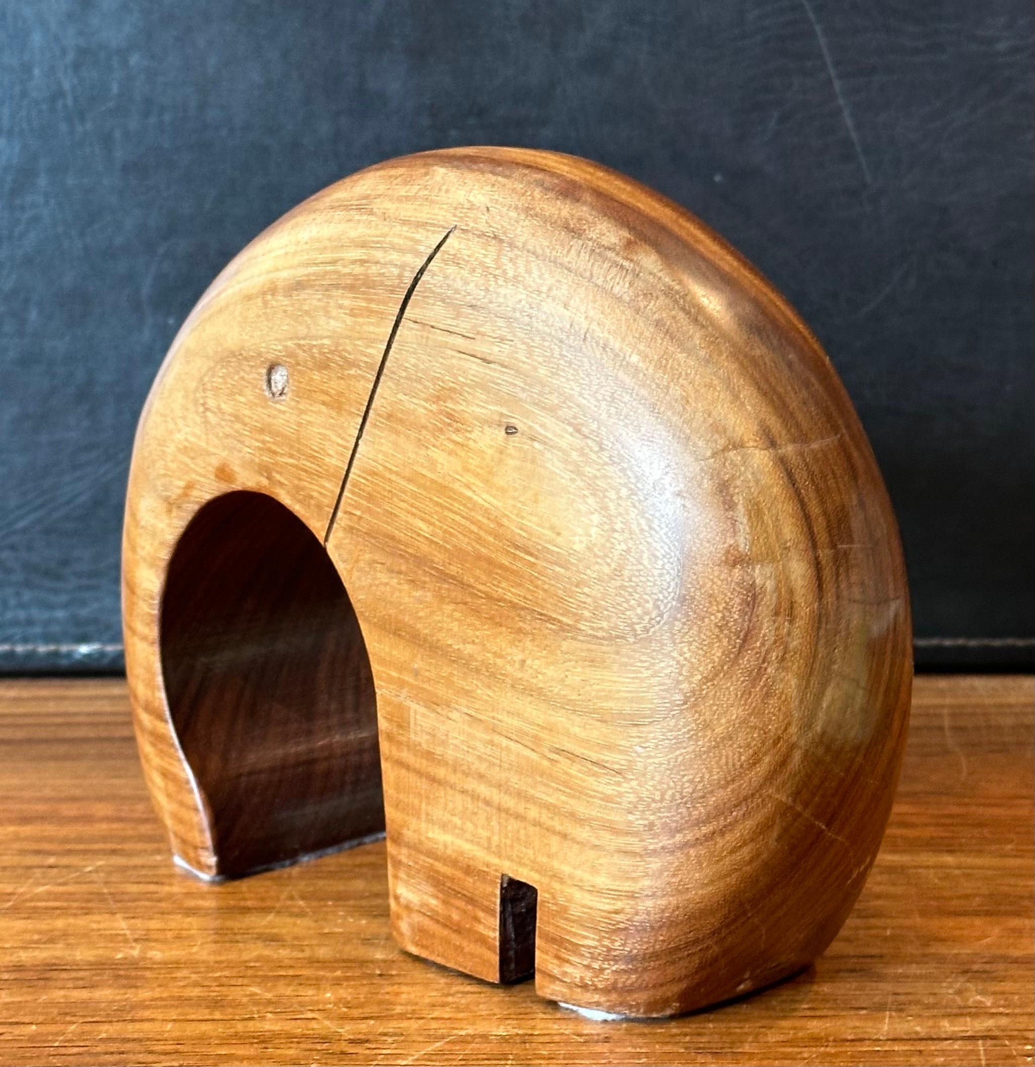 Scultura Elefante circolare in noce stilizzato MCM in vendita 4