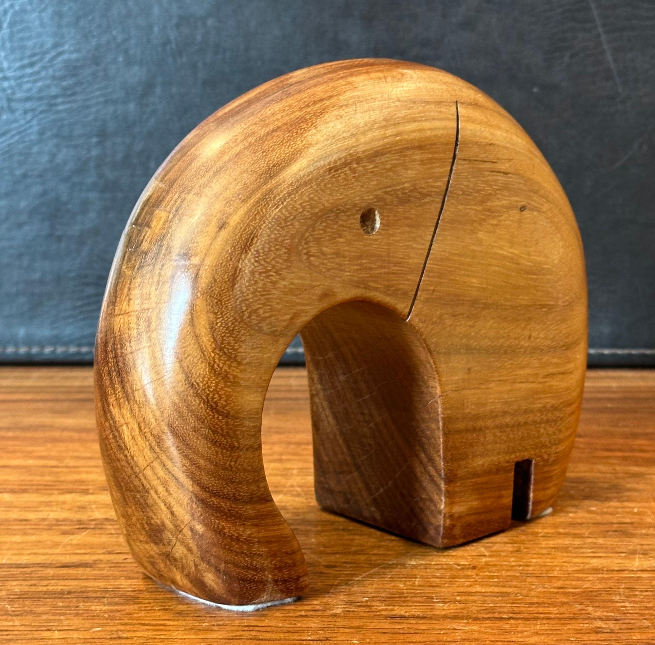Noce Scultura Elefante circolare in noce stilizzato MCM in vendita