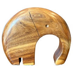 Scultura Elefante circolare in noce stilizzato MCM