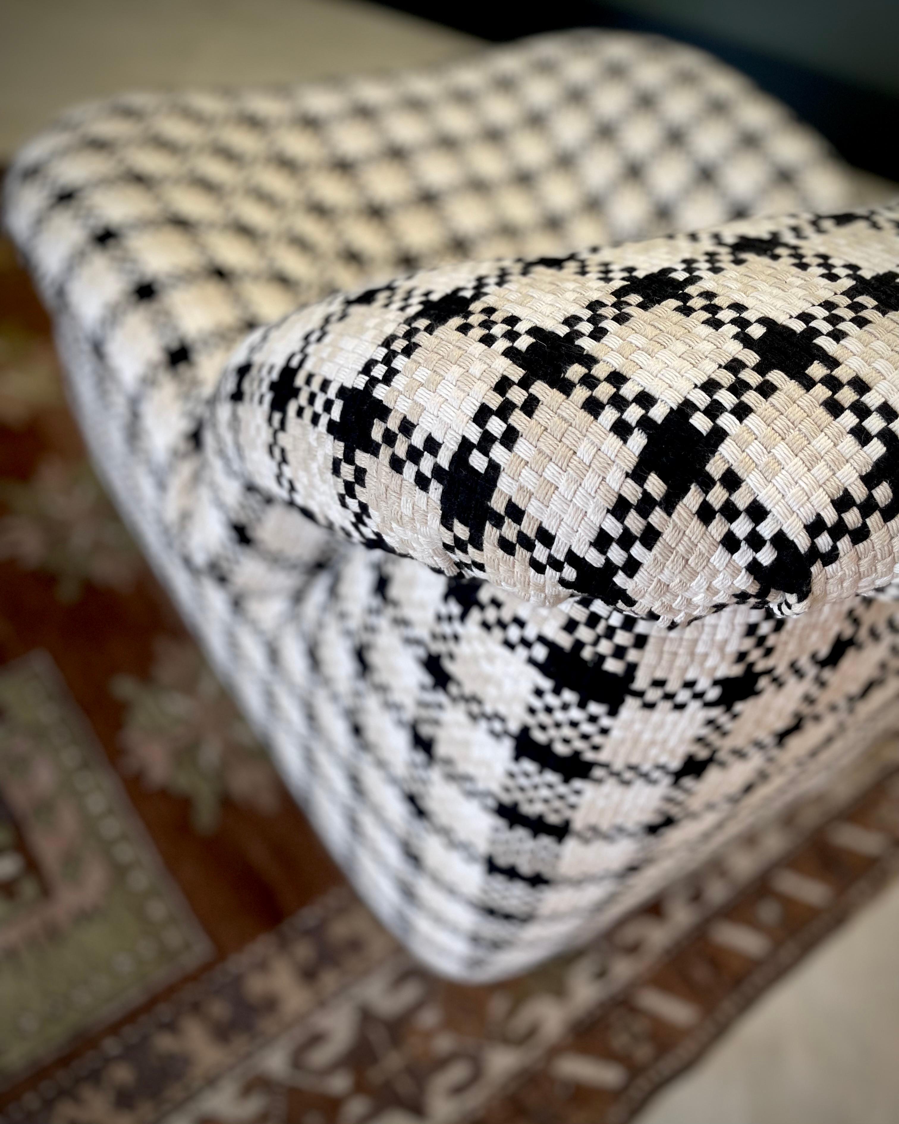 Paar drehbare, armlose MCM-Loungesessel mit Chanel-inspiriertem geflochtenem Textil im Angebot 2