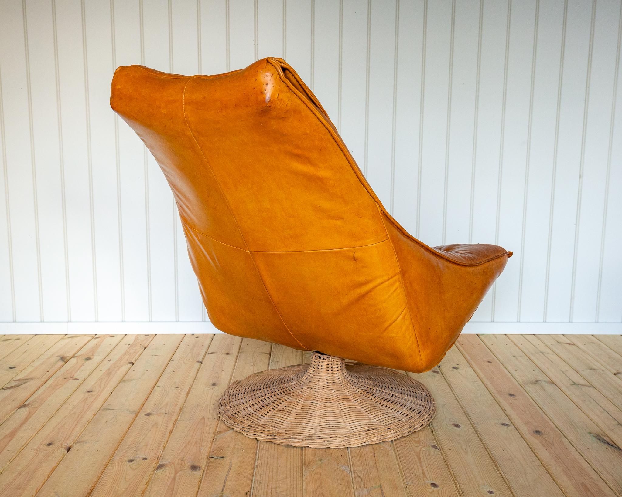 Chaise longue pivotante MCM en cuir caramel 1970 DEN Gerard Van Den Berg Montis en vente 6