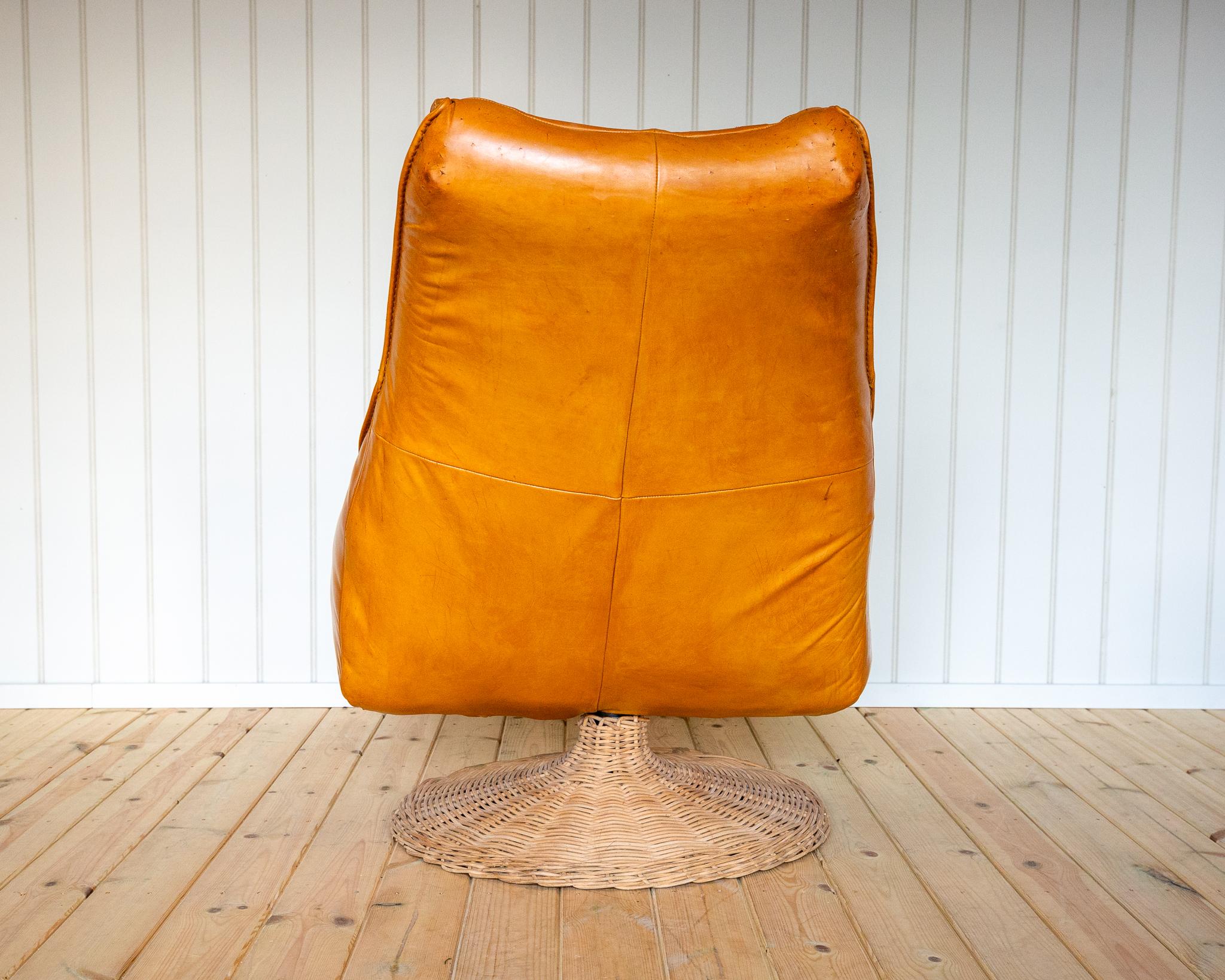 Chaise longue pivotante MCM en cuir caramel 1970 DEN Gerard Van Den Berg Montis en vente 9