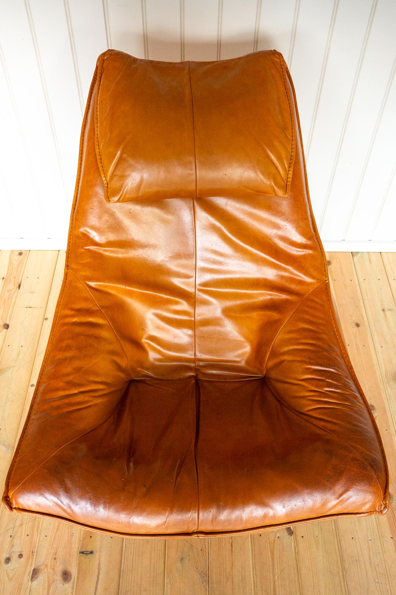Chaise longue pivotante MCM en cuir caramel 1970 DEN Gerard Van Den Berg Montis en vente 7