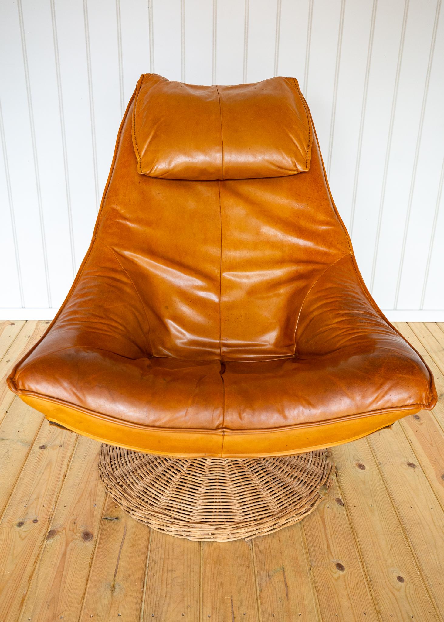 Fin du 20e siècle Chaise longue pivotante MCM en cuir caramel 1970 DEN Gerard Van Den Berg Montis en vente