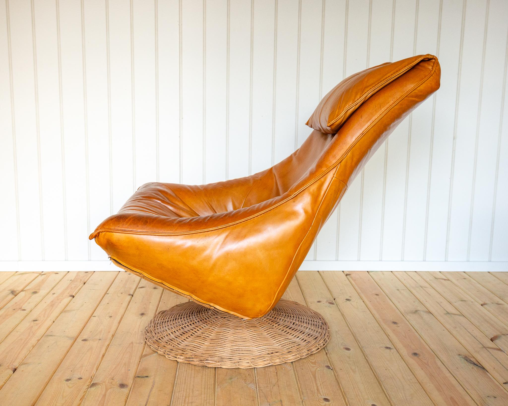 Chaise longue pivotante MCM en cuir caramel 1970 DEN Gerard Van Den Berg Montis en vente 2