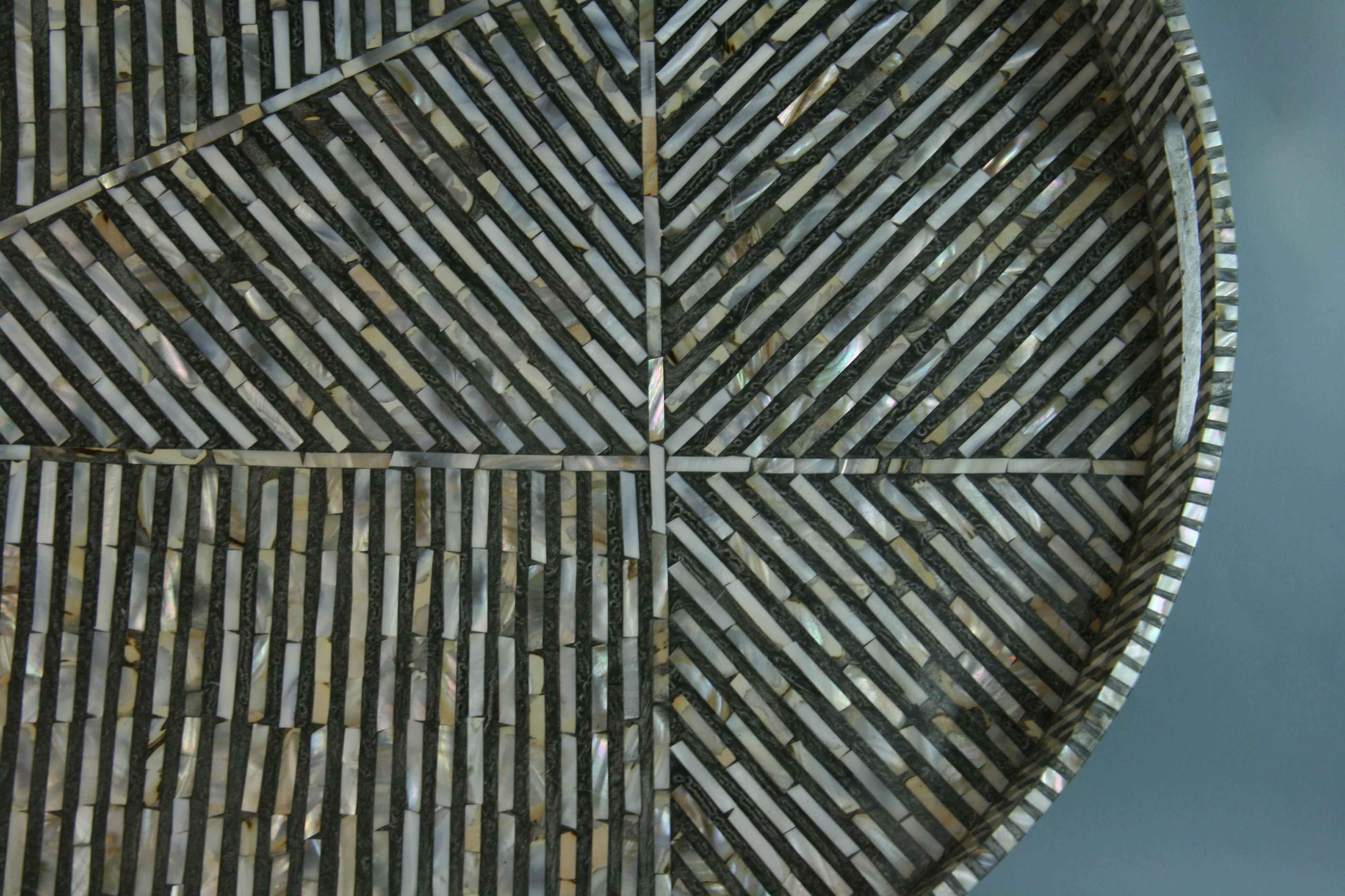 MCM Serviertablett aus Stein mit Mosaik (Ende des 20. Jahrhunderts) im Angebot