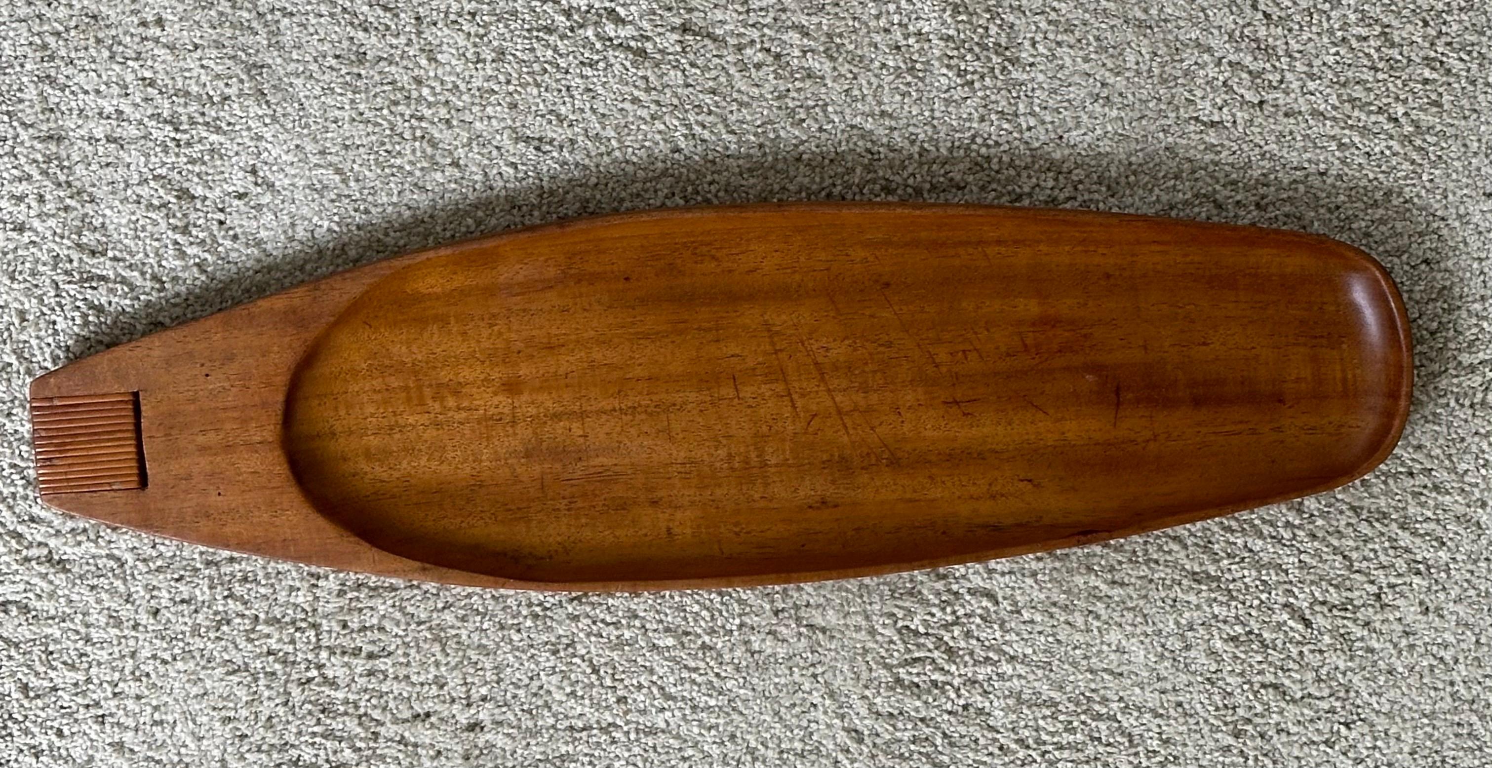 MCM Taverneau, längliches Serviertablett aus Holz und Korbweide mit Henkel von Arthur Umanoff im Zustand „Gut“ im Angebot in San Diego, CA
