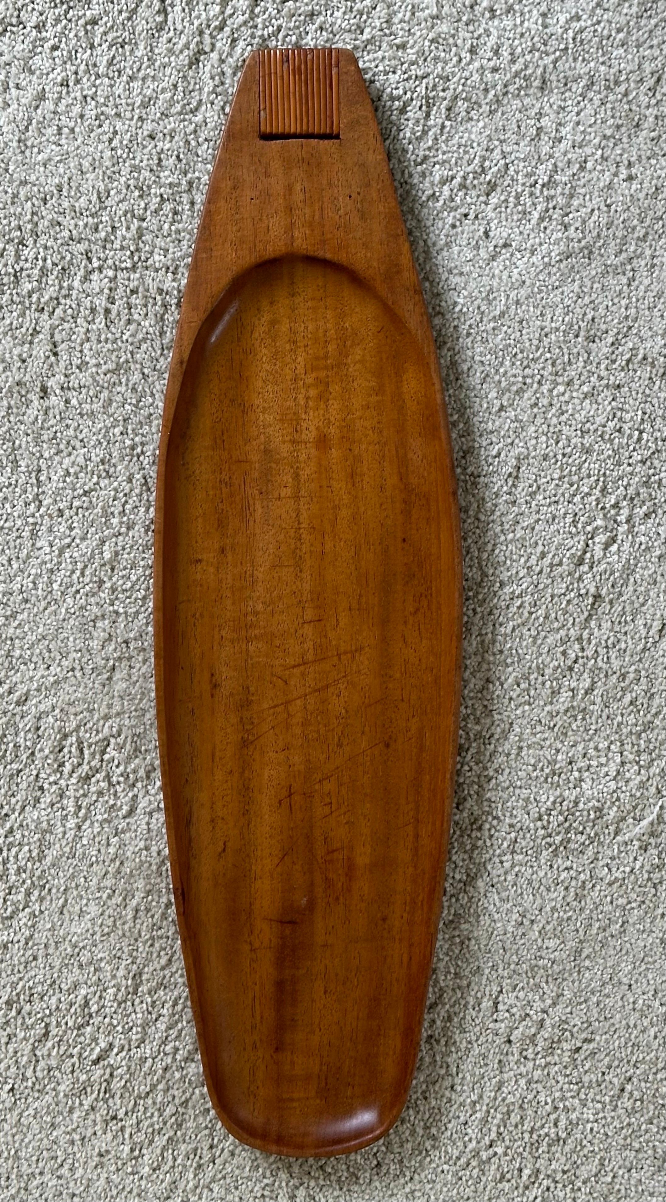MCM Taverneau, längliches Serviertablett aus Holz und Korbweide mit Henkel von Arthur Umanoff im Angebot 3