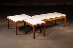 Conjunto de mesa de café y mesa auxiliar de teca de MCM