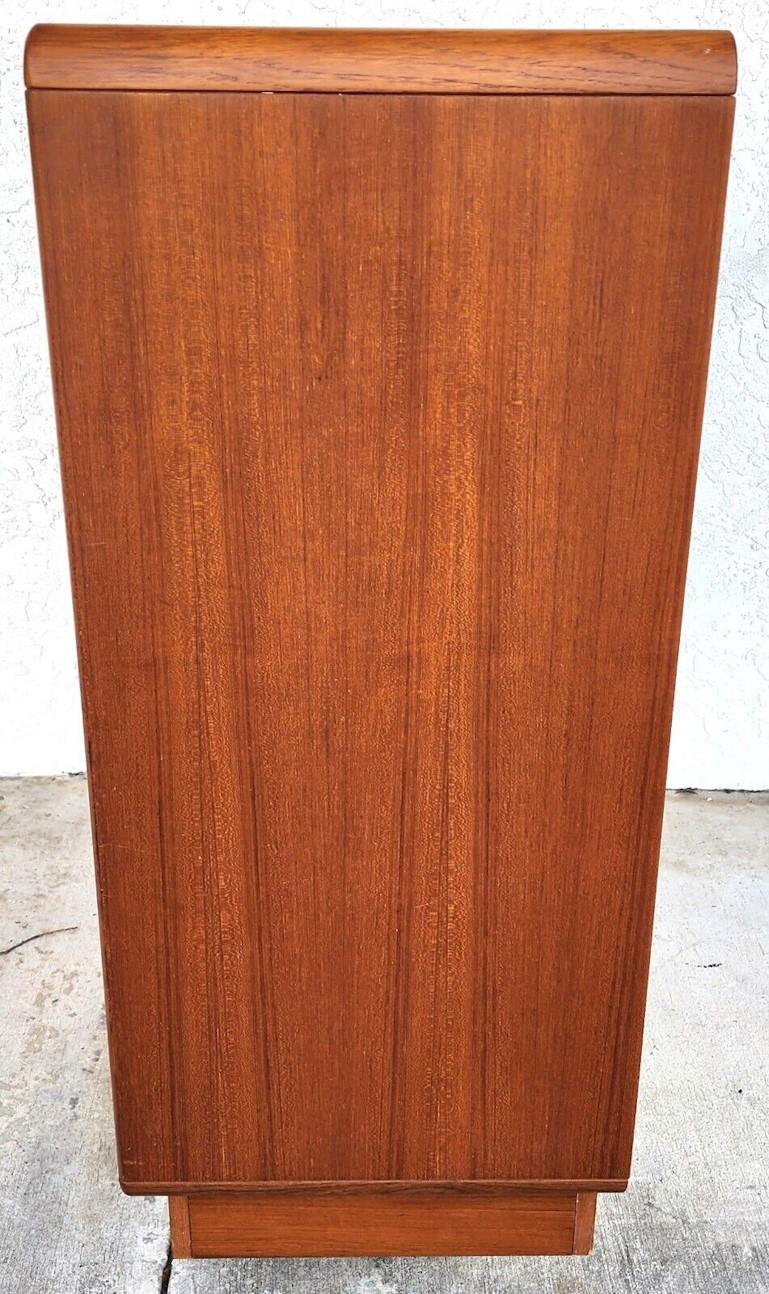 MCM Teak Dresser Highboy by Sun Cabinet Co In Good Condition For Sale In Lake Worth, FL