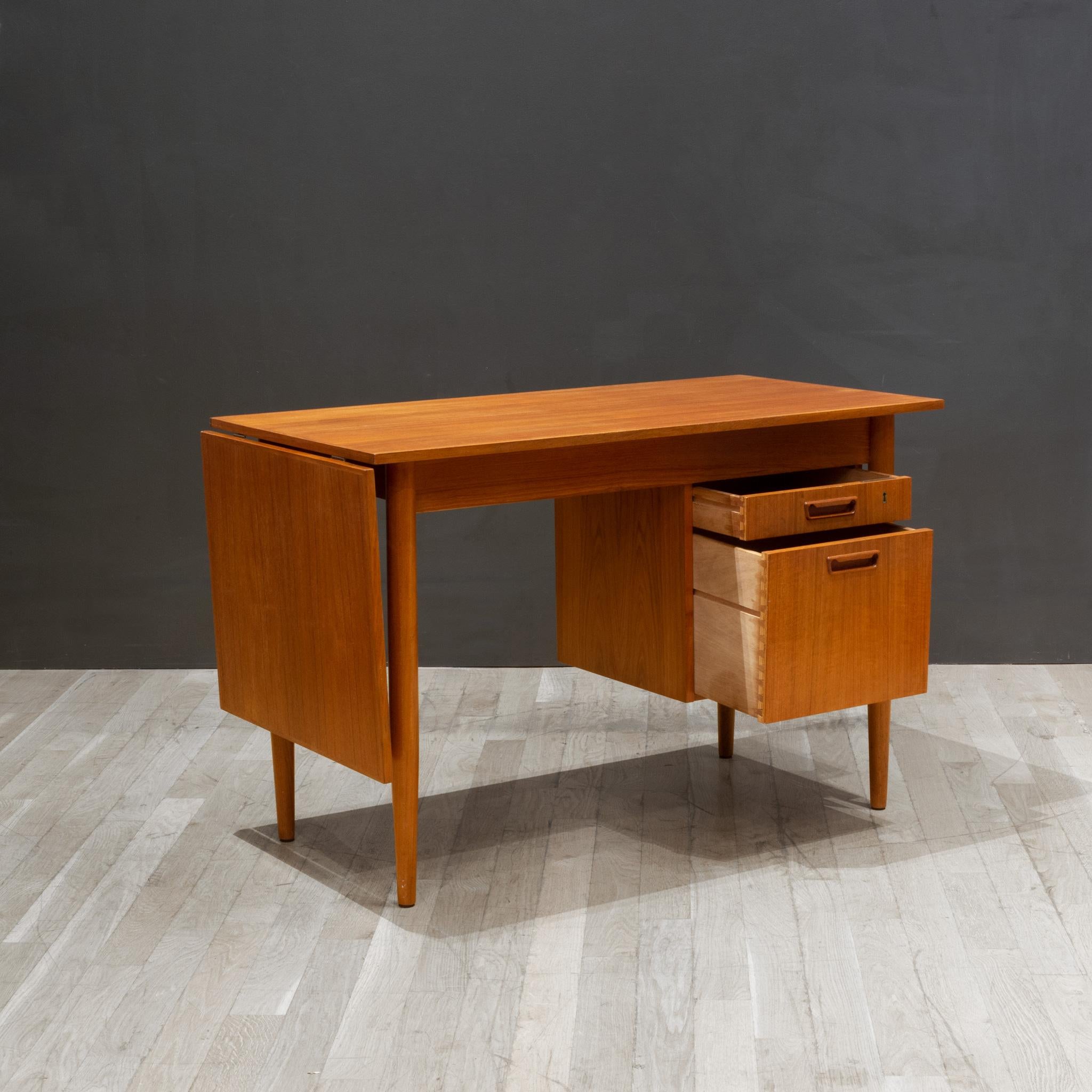 MCM Schreibtisch und Stuhl aus Teakholz von Gunnar Nielsen Tibergaard, Dänemark um 1960 (Moderne der Mitte des Jahrhunderts) im Angebot