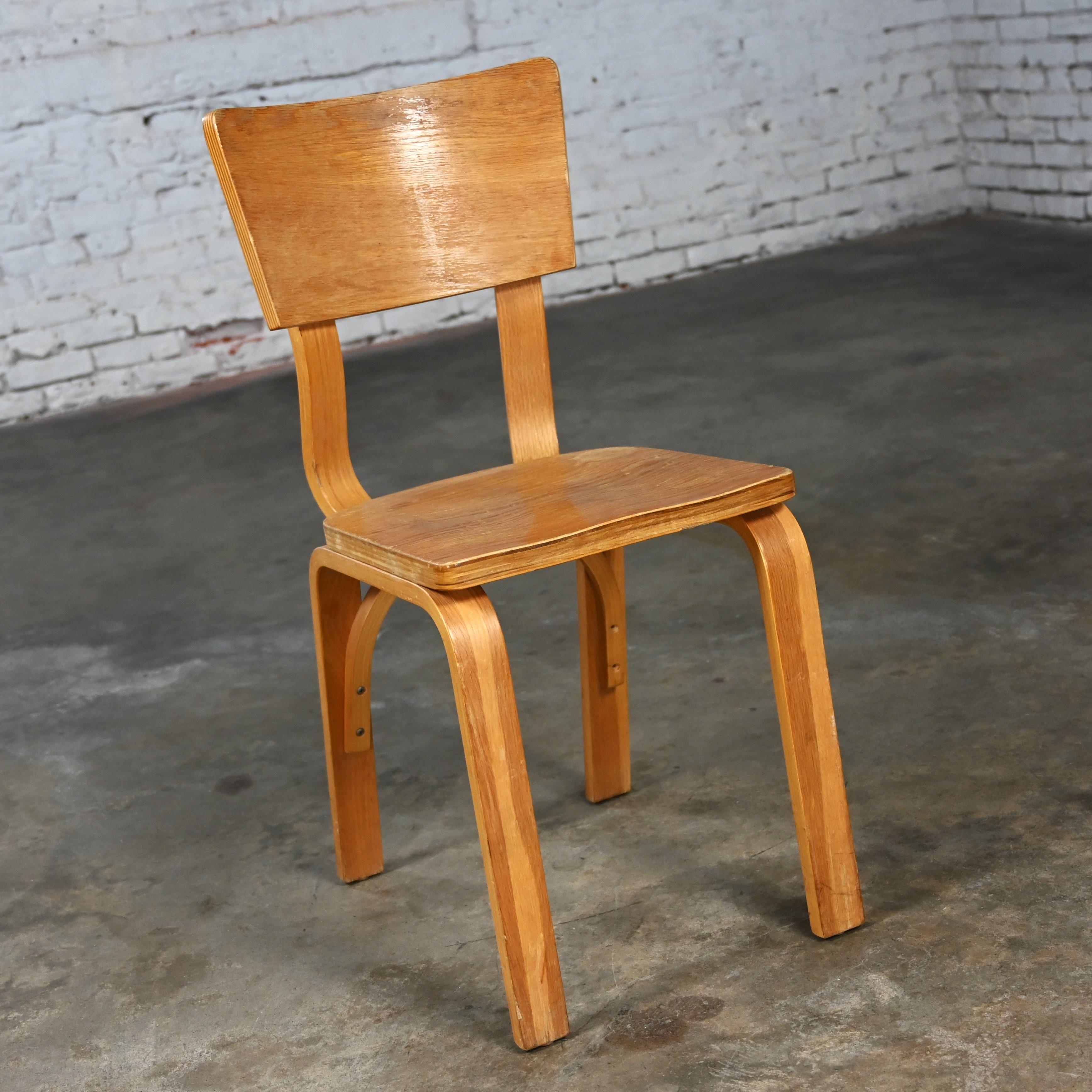 American MCM Thonet #1216 Dining Chair Bent Oak Plywood Saddle Seat Single Bow  For Sale