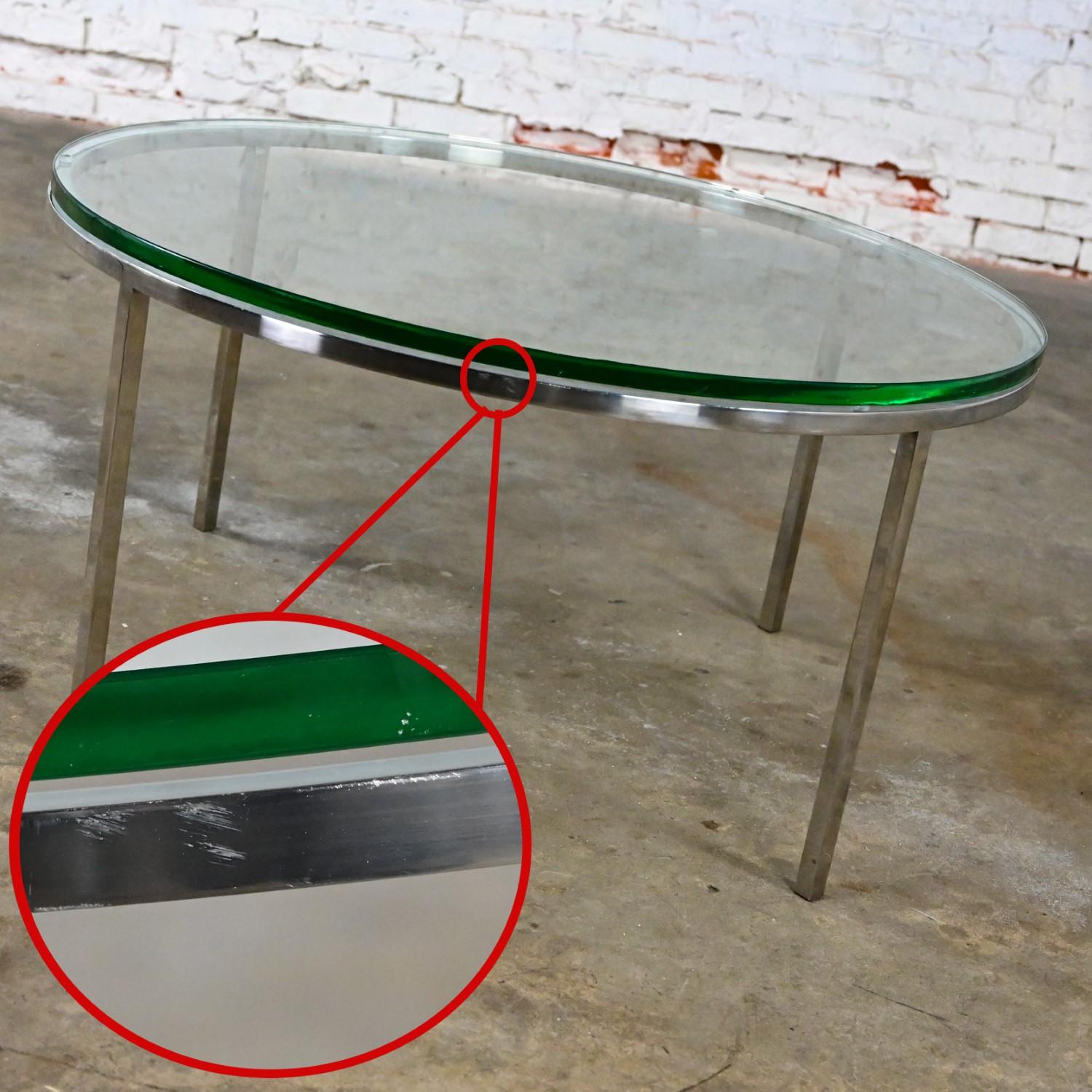 Table basse ou grande table d'appoint moderne en chrome et verre rond de style MCM en vente 6