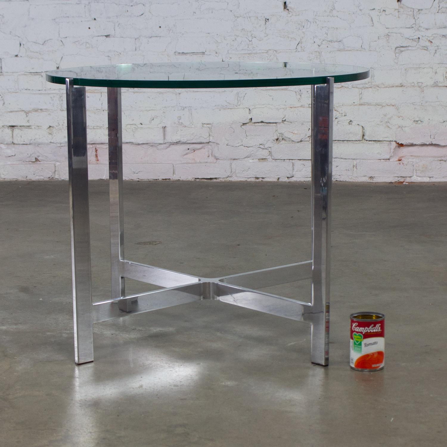 MCM to Modern End or Side Table Polished Solid Aluminum Base & Round Glass Top im Angebot 6