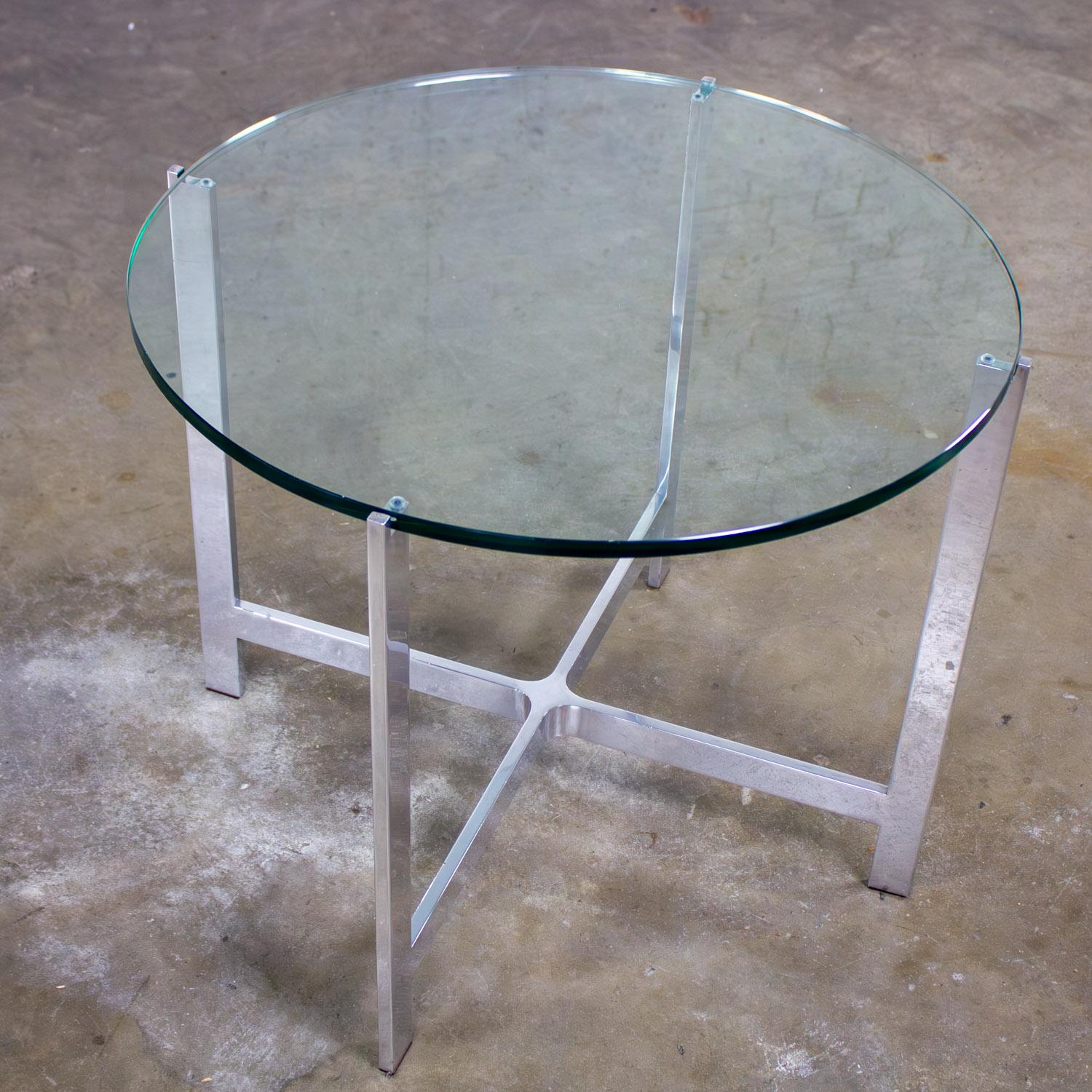 MCM to Modern End or Side Table Polished Solid Aluminum Base & Round Glass Top im Angebot 1