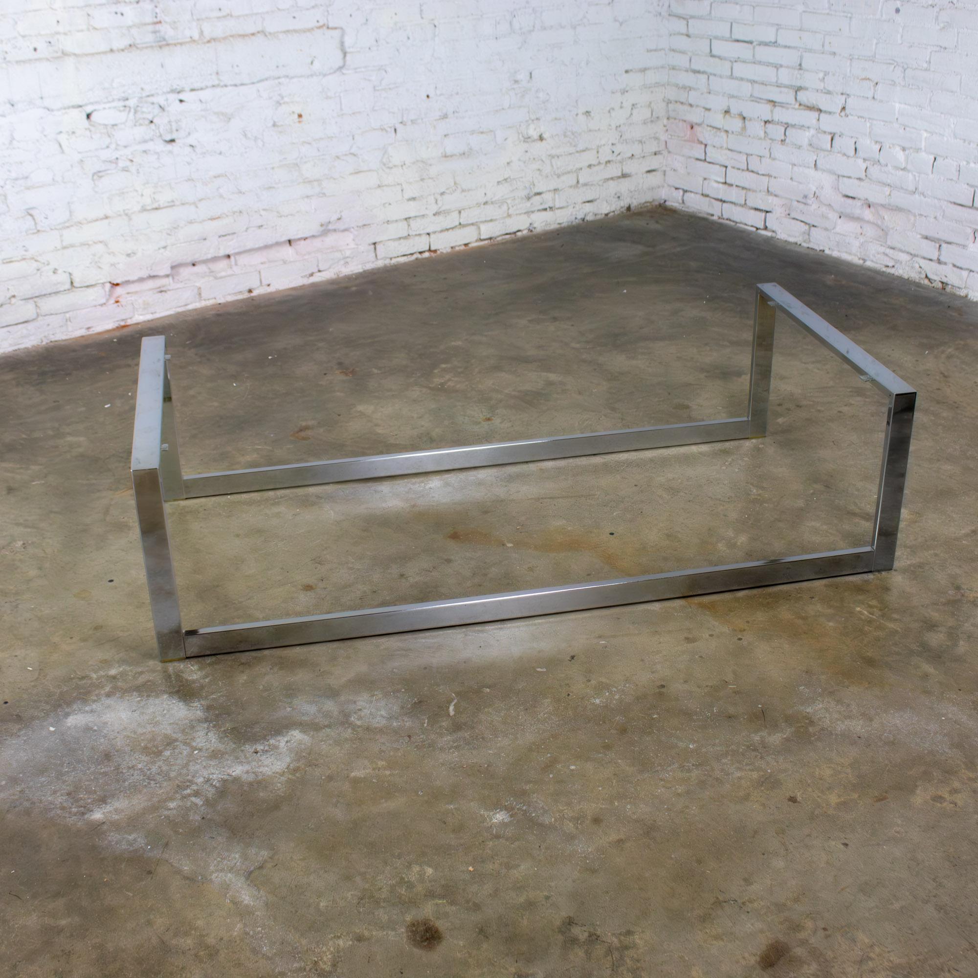 MCM to Modern Großer Couchtisch Chromrohrgestell mit Kufenfuß und Glasplatte im Angebot 4