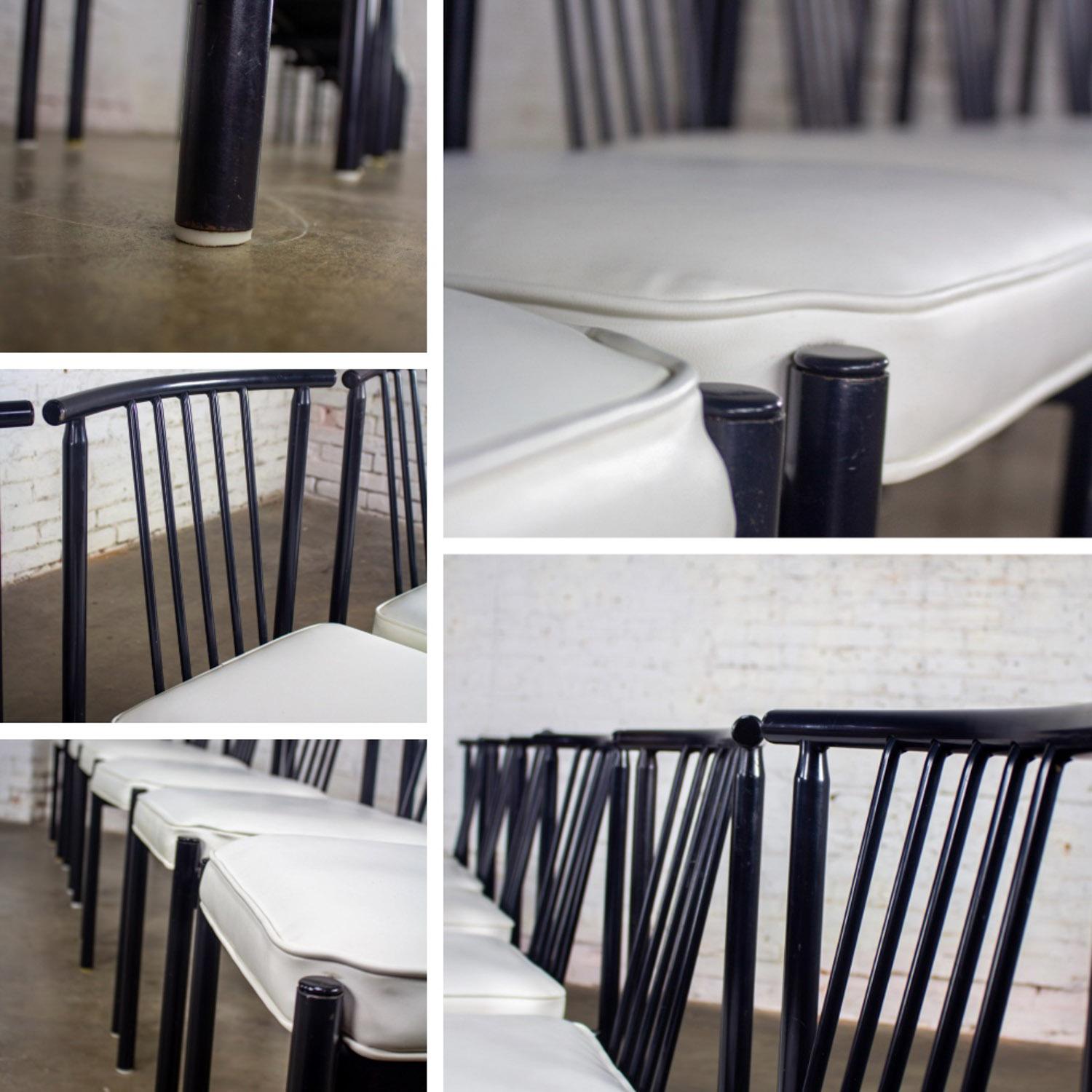 Juego de 6 sillas de comedor MCM to Modern con estructura de acero negro y asientos de vinilo blanco en venta 10