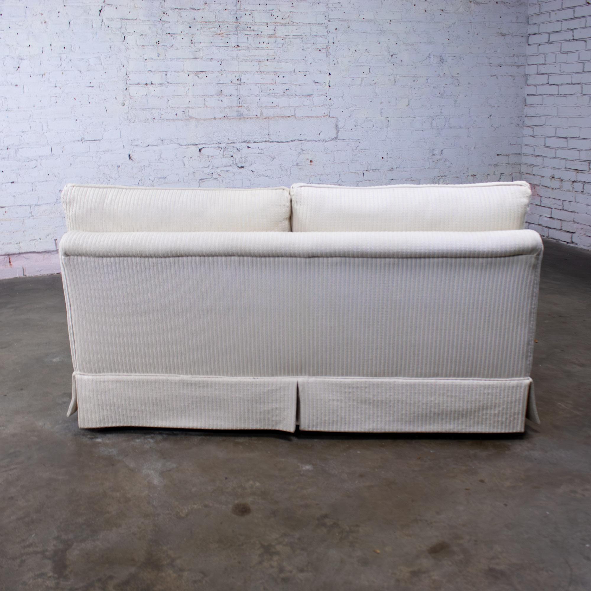 Loveseat o Sofá sin brazos MCM to Modern Slipper Style Blanco roto con textura de rayas en venta 9