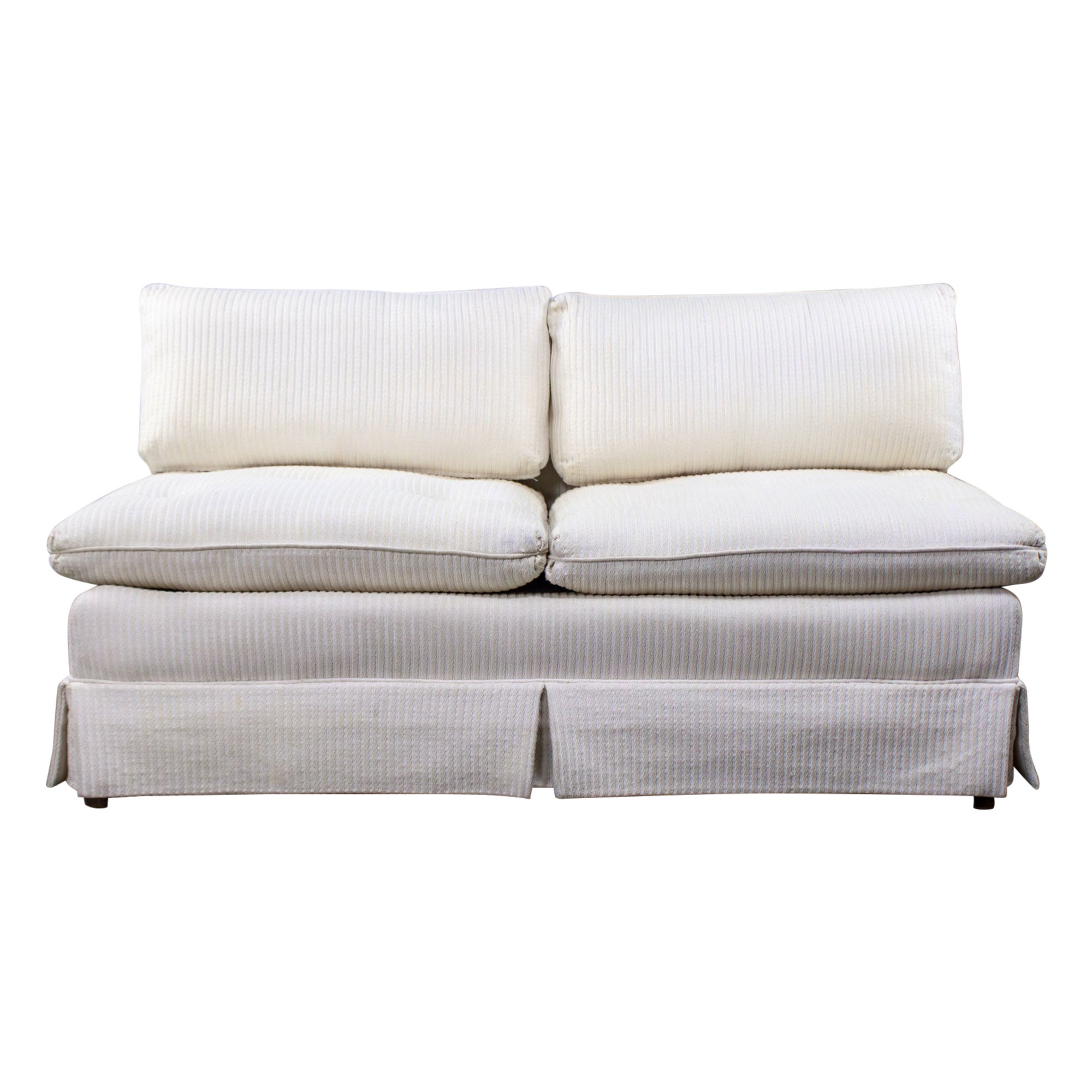 Loveseat o Sofá sin brazos MCM to Modern Slipper Style Blanco roto con textura de rayas en venta