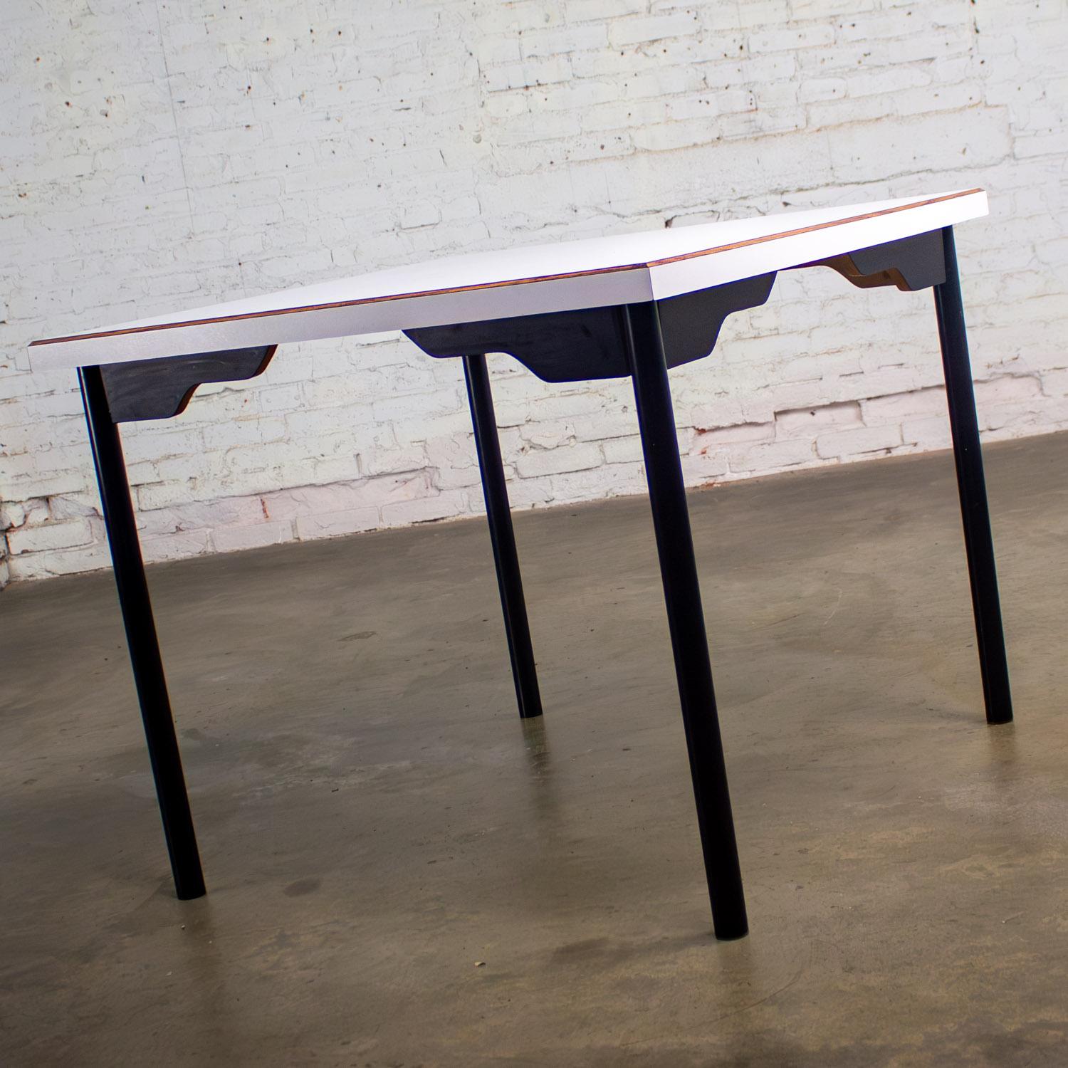 MCM to Modern Square Dining Table w/Black Steel Tube Frame & White Laminate Top In Good Condition For Sale In Topeka, KS