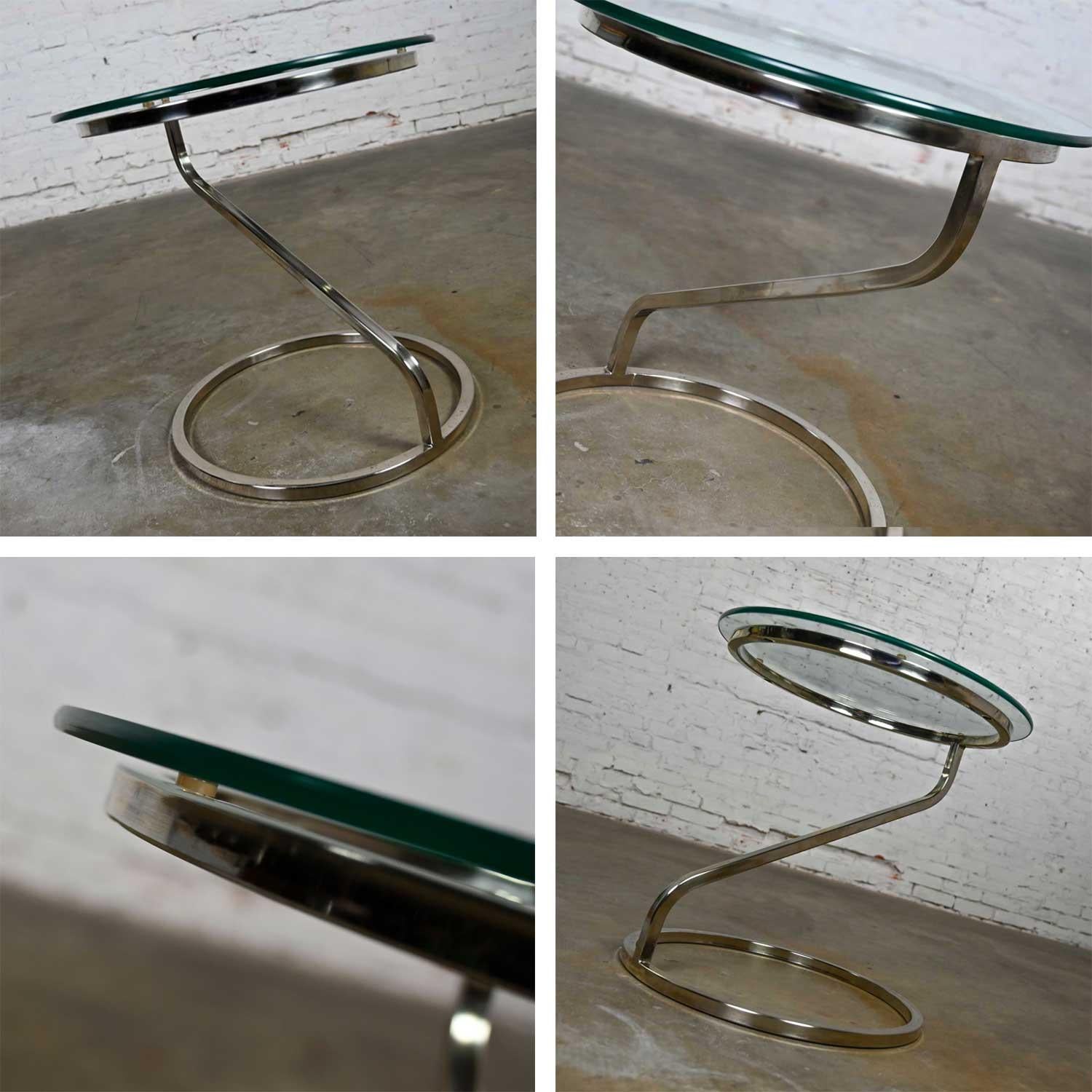 MCM to Modern Square Tube Chrome & Round Glass Top Z Shaped End or Side Table  For Sale 9