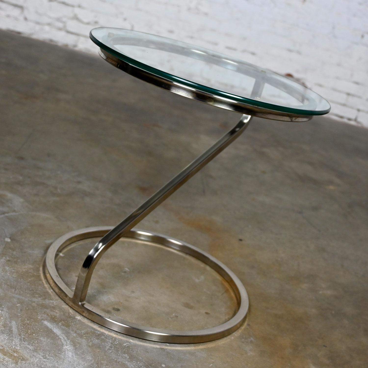MCM to Modern Square Tube Chrome & Round Glass Top Z Shaped End or Side Table  For Sale 3