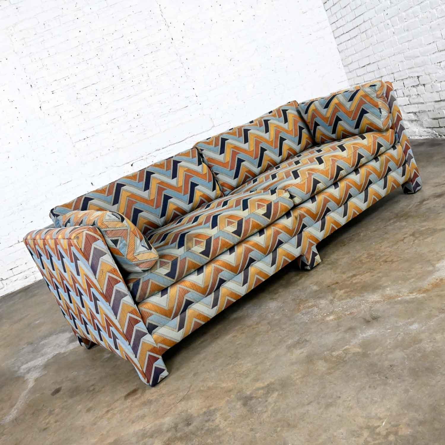 MCM to Modern Cube Sofa Upholstered Legs by Henredon Style Upholstering Milo Baughman Bon état - En vente à Topeka, KS