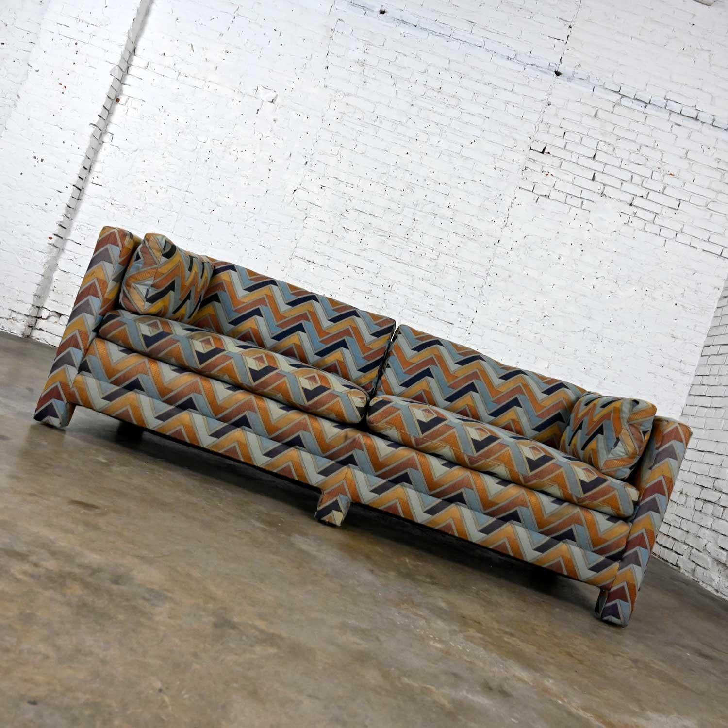 MCM to Modern Smoking Cube Sofa mit gepolsterten Beinen im Henredon-Stil von Milo Baughman (20. Jahrhundert) im Angebot