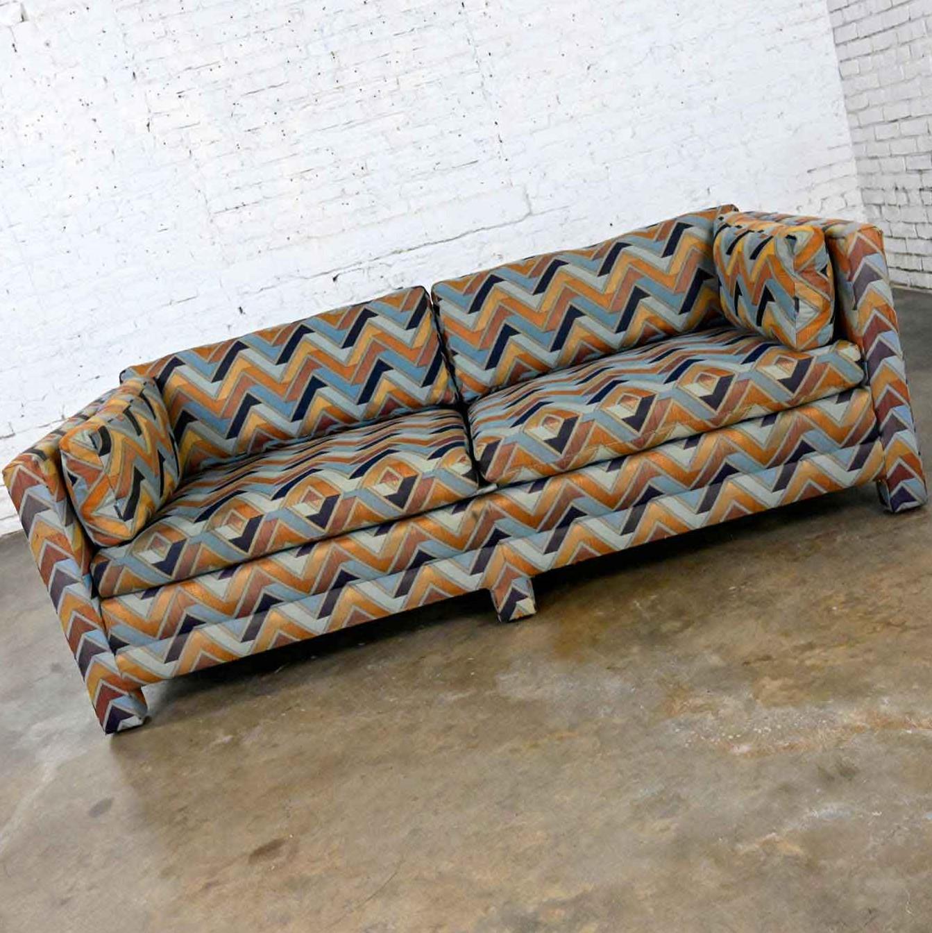 Tissu MCM to Modern Cube Sofa Upholstered Legs by Henredon Style Upholstering Milo Baughman en vente