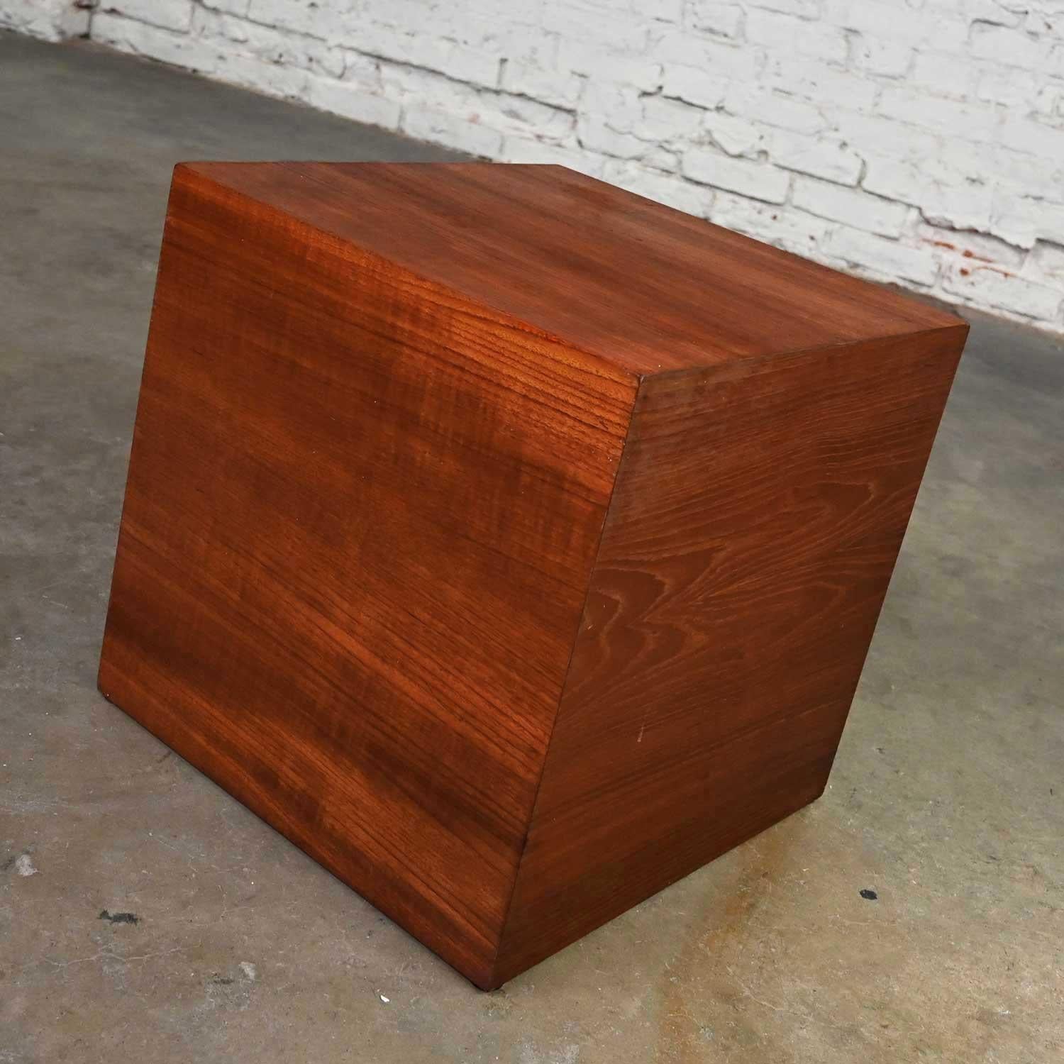 MCM to Scandinavian Modern Teak Veneer Cube Side End Table or Magazine Container For Sale 5