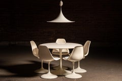 MCM "Tulip" Dining Set with Pendant Light After Eero Saarinen