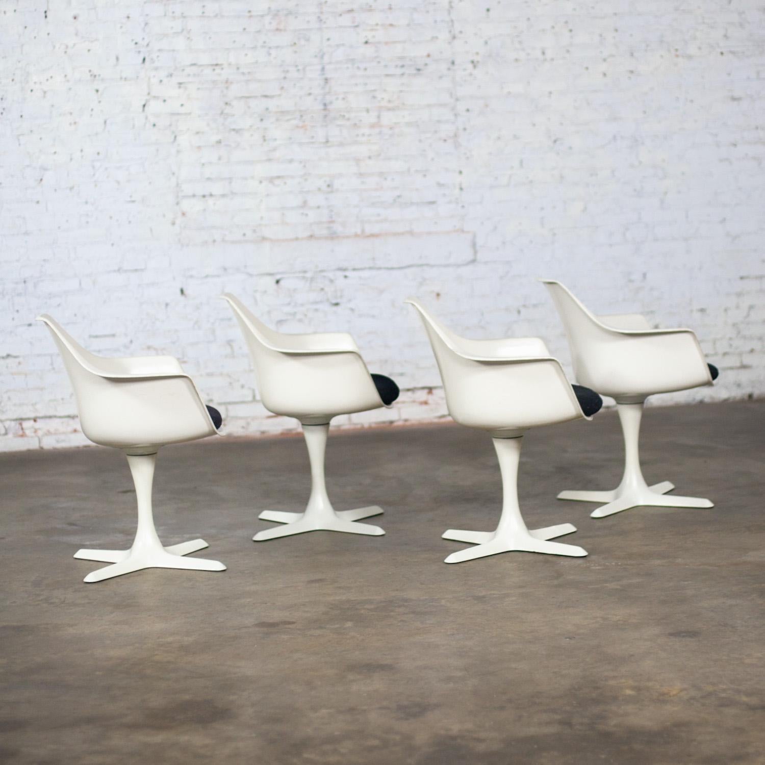 20th Century MCM Tulip Swivel Armchairs White Shell & Black Cushions by Burke Set of 4 For Sale