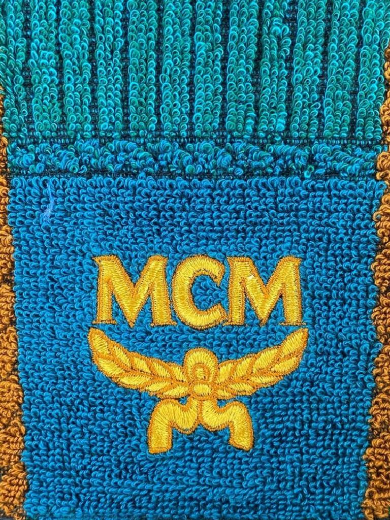 MCM - Ensemble de bijoux rouges et bleus ultra rares avec logo 10 m520  en vente 3