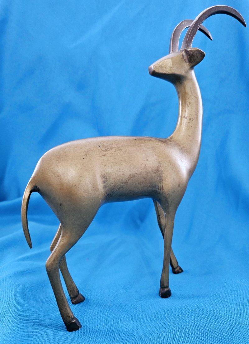 10.5 Inch MCM Brass Antelope Sculpture Loet Vanderveen Style - CLOSING SALE en vente 3